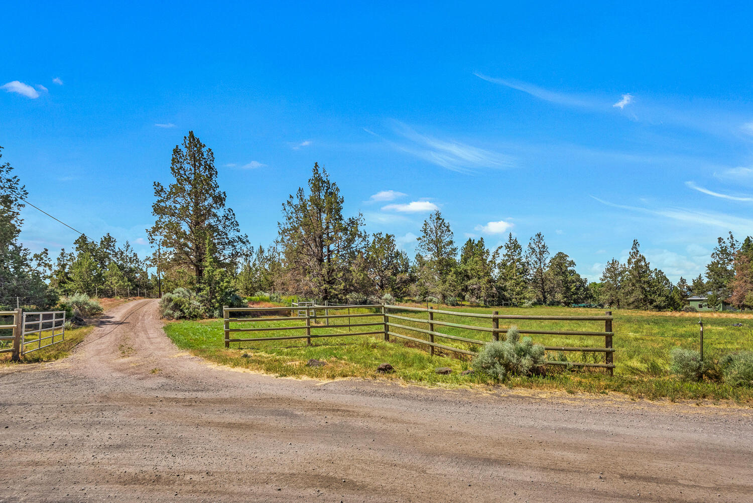 9461 NE Smith Rock Loop