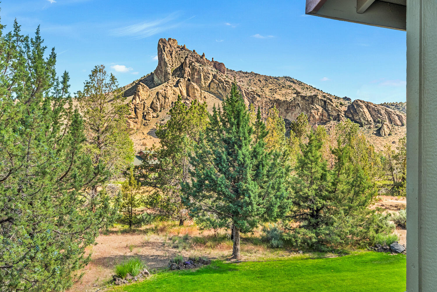 9461 NE Smith Rock Loop