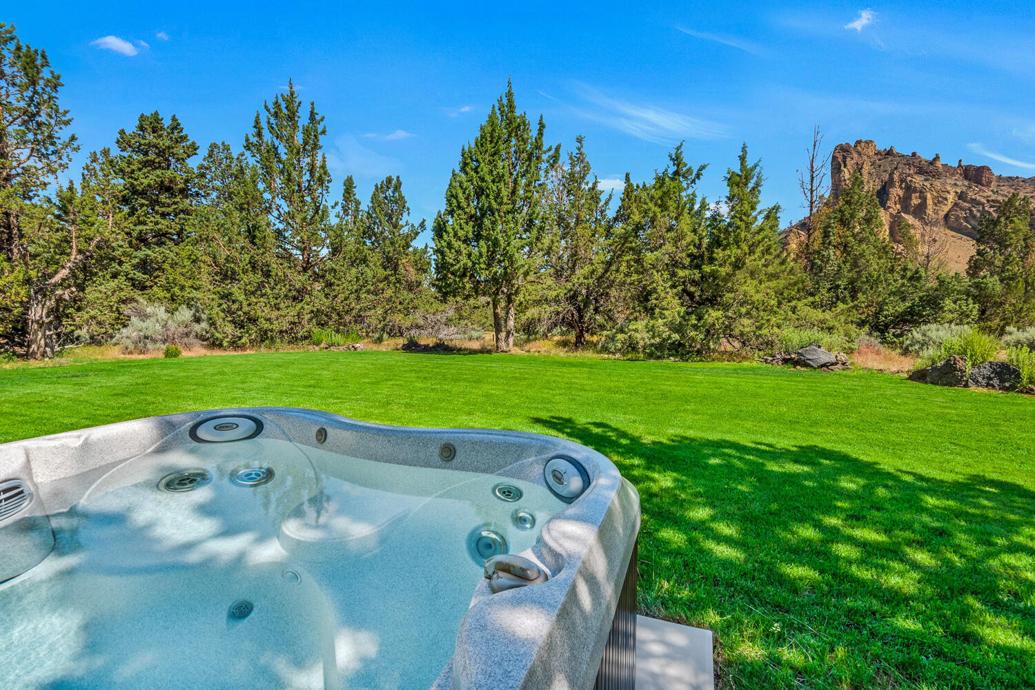 9461 NE Smith Rock Loop