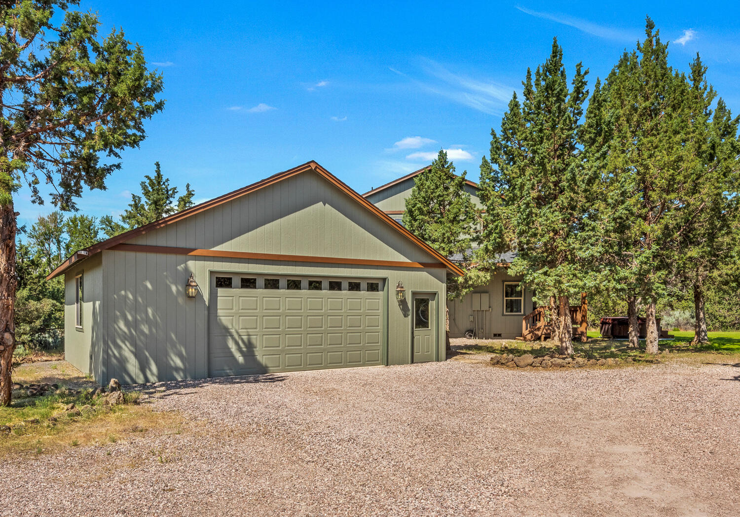 9461 NE Smith Rock Loop