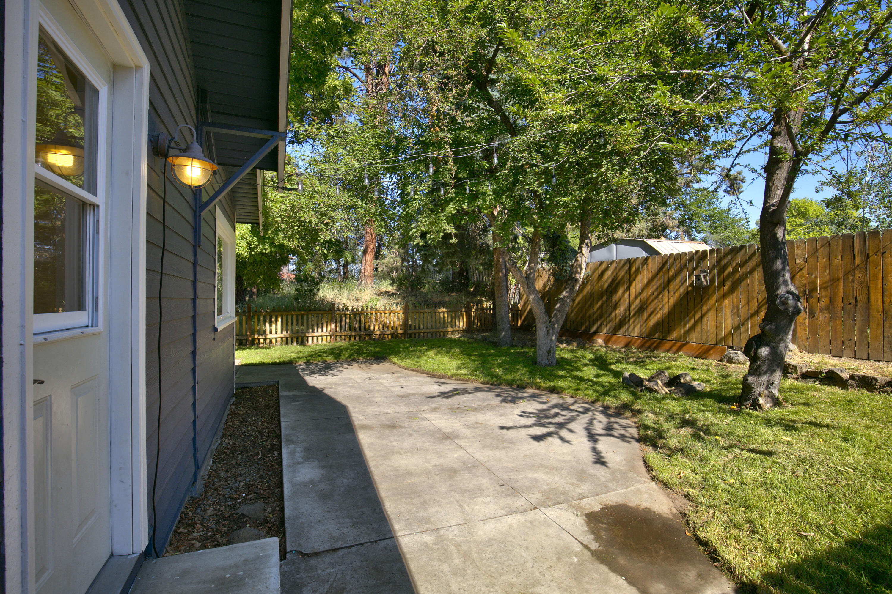 388 SE Dell Lane