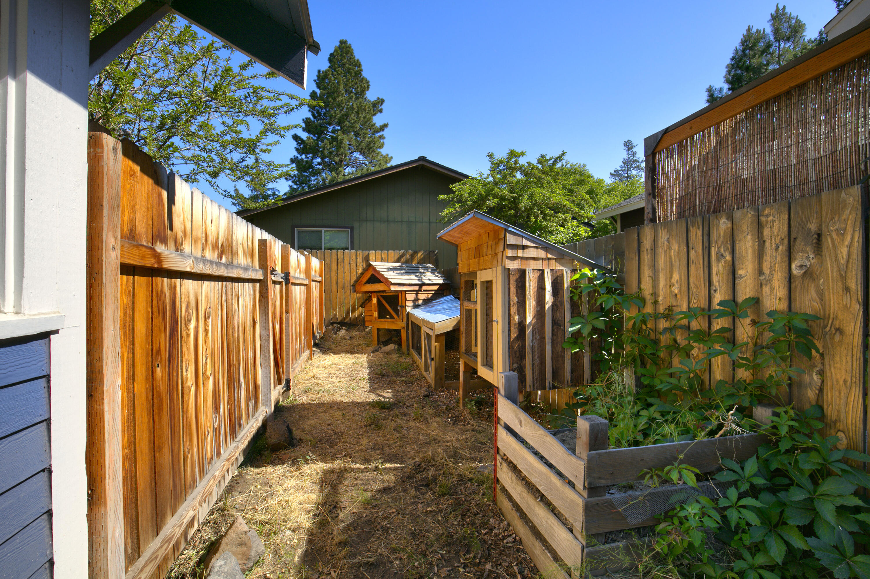388 SE Dell Lane