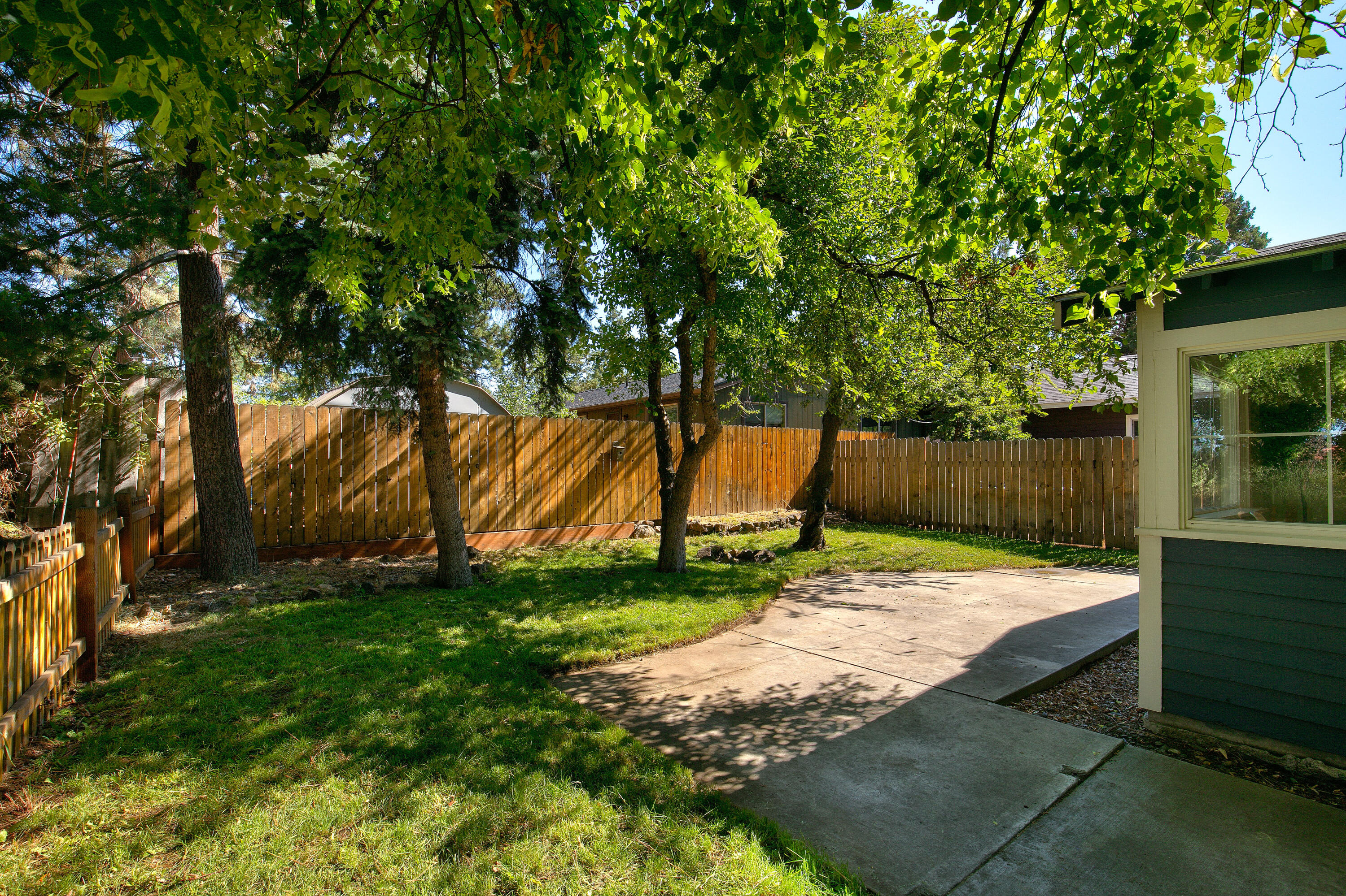 388 SE Dell Lane