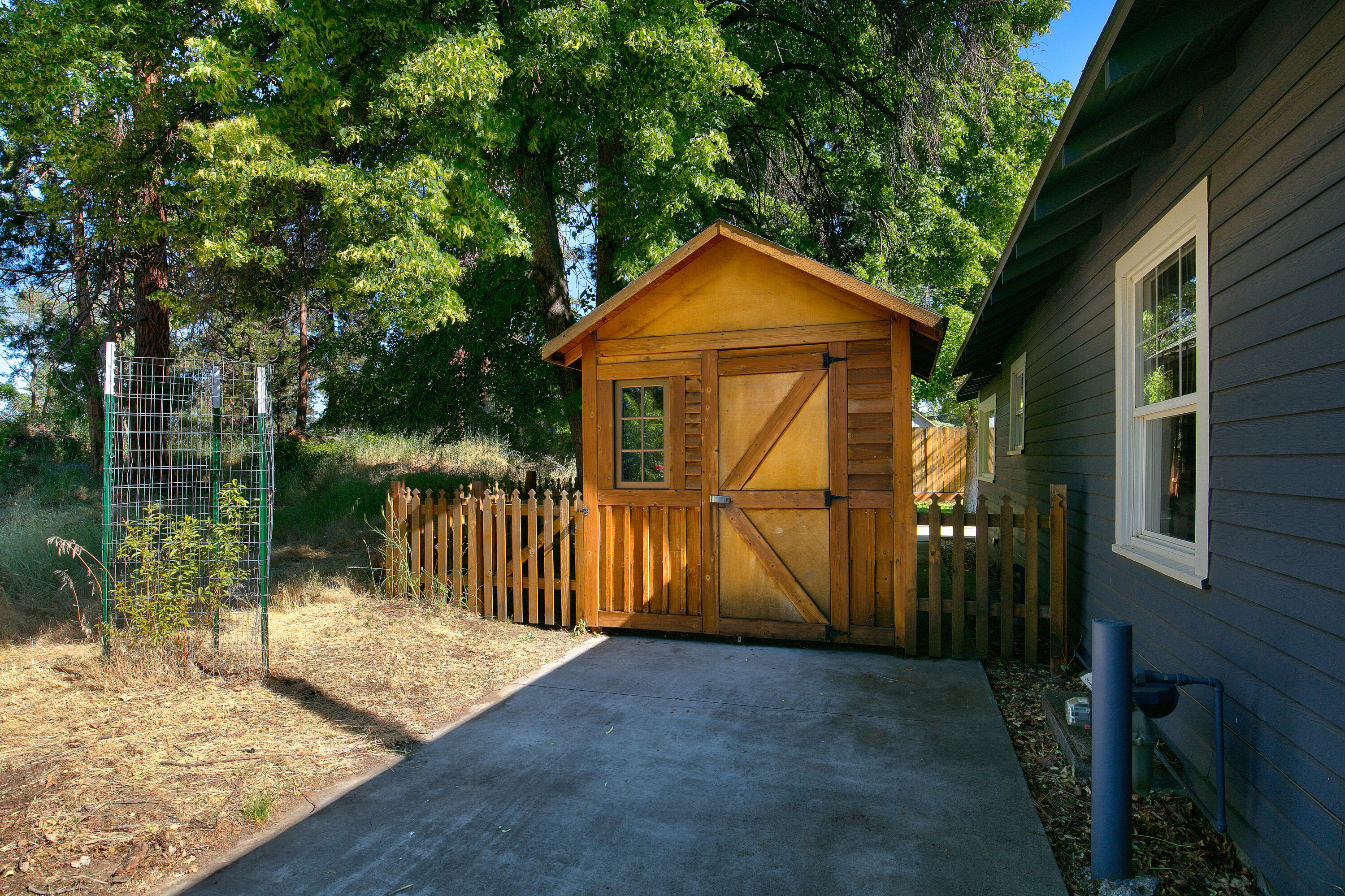 388 SE Dell Lane