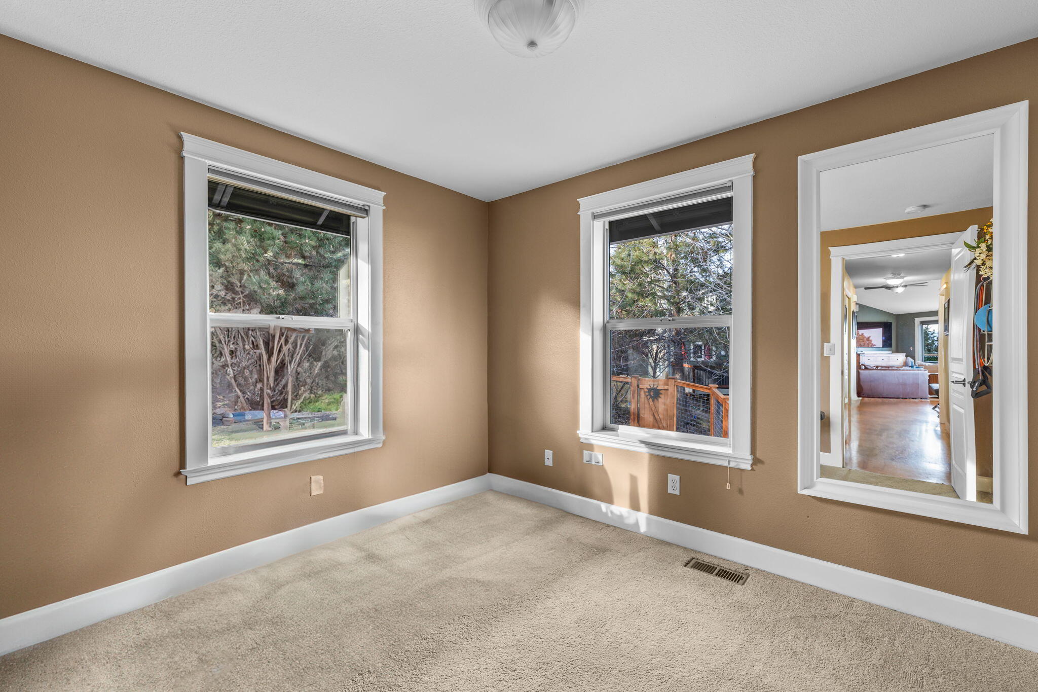 553 NW Greyhawk Avenue