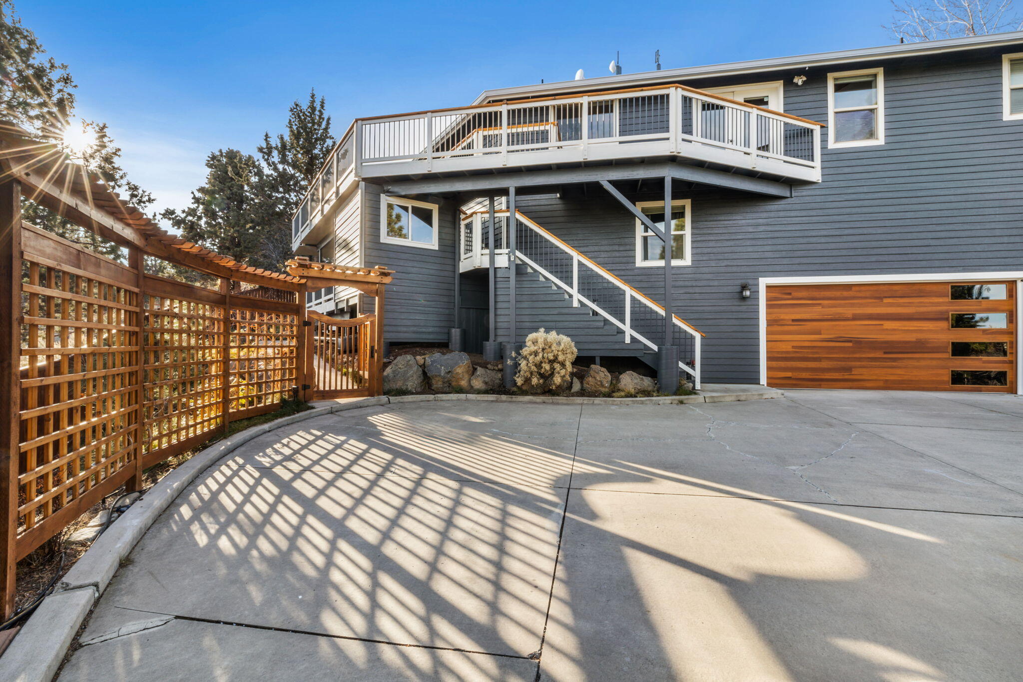 553 NW Greyhawk Avenue