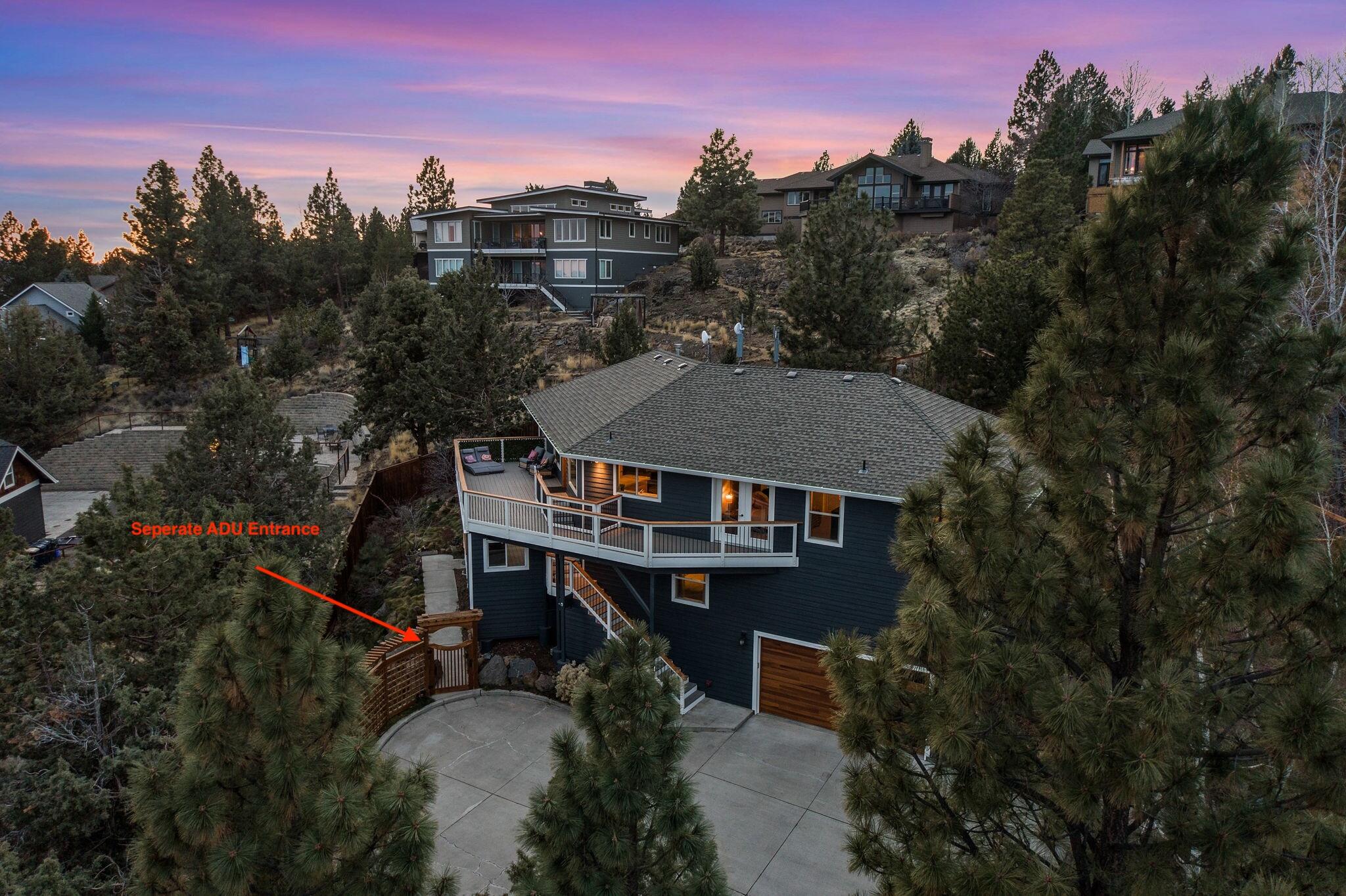 553 NW Greyhawk Avenue