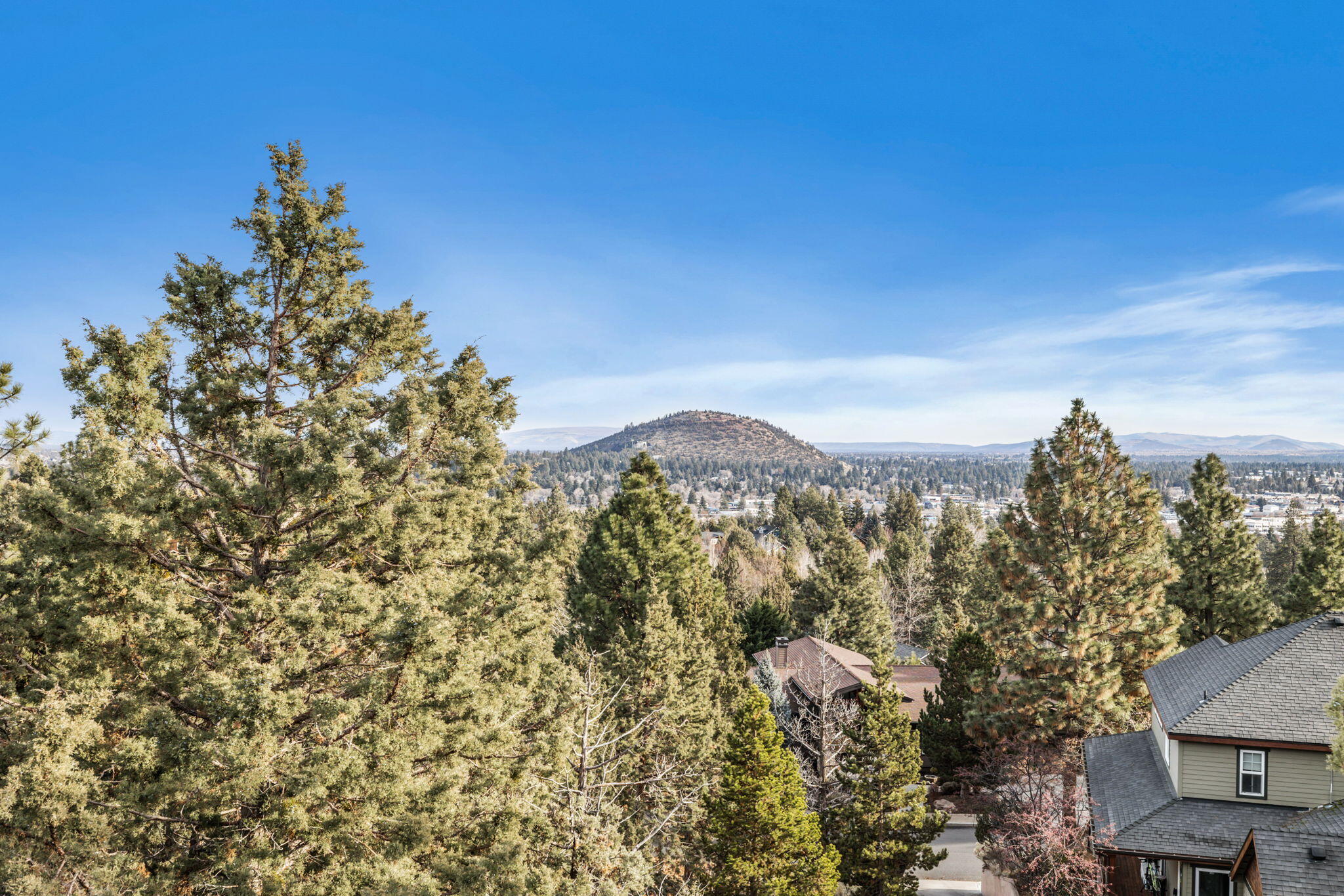 553 NW Greyhawk Avenue