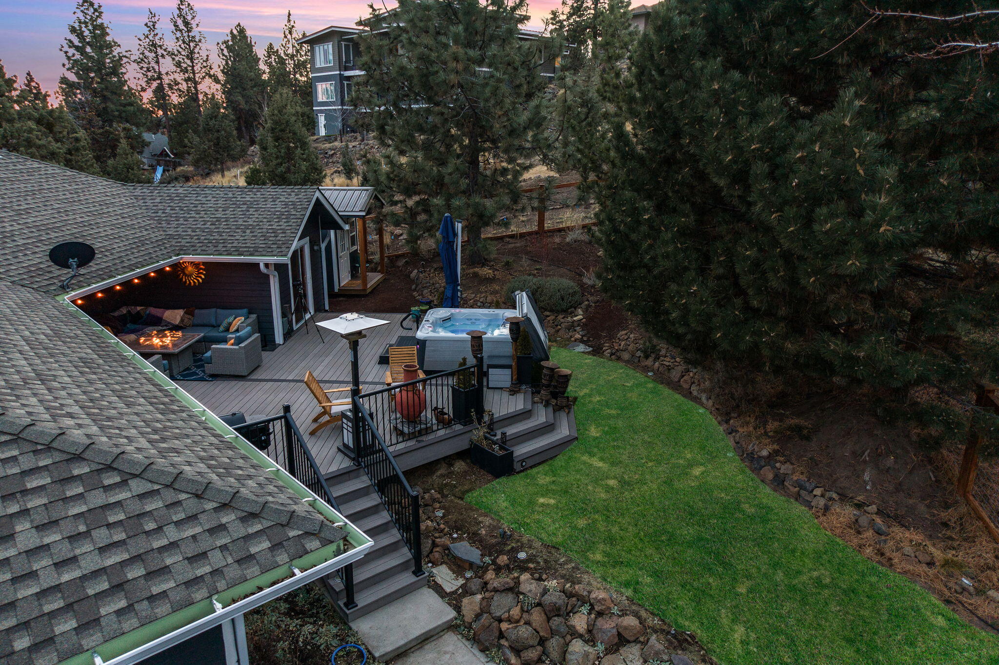 553 NW Greyhawk Avenue