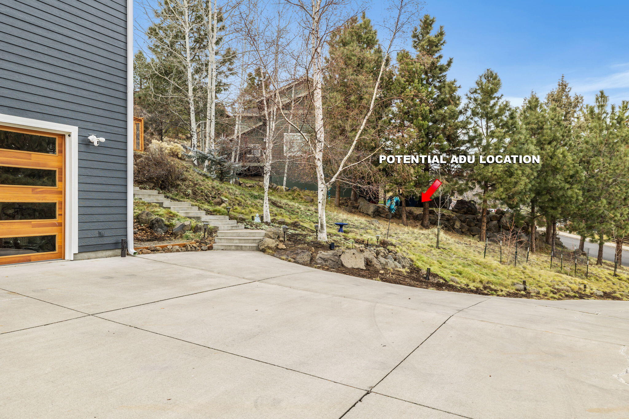 553 NW Greyhawk Avenue