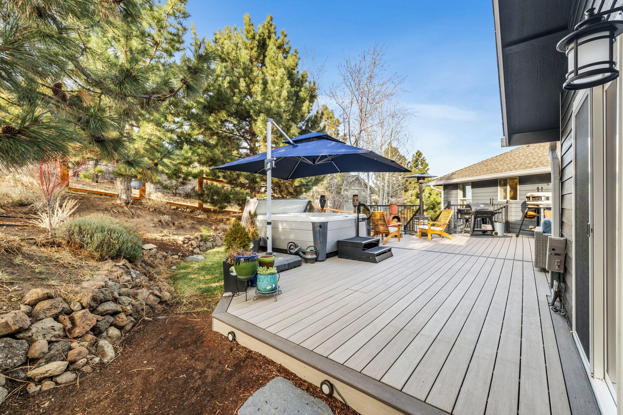 553 NW Greyhawk Avenue