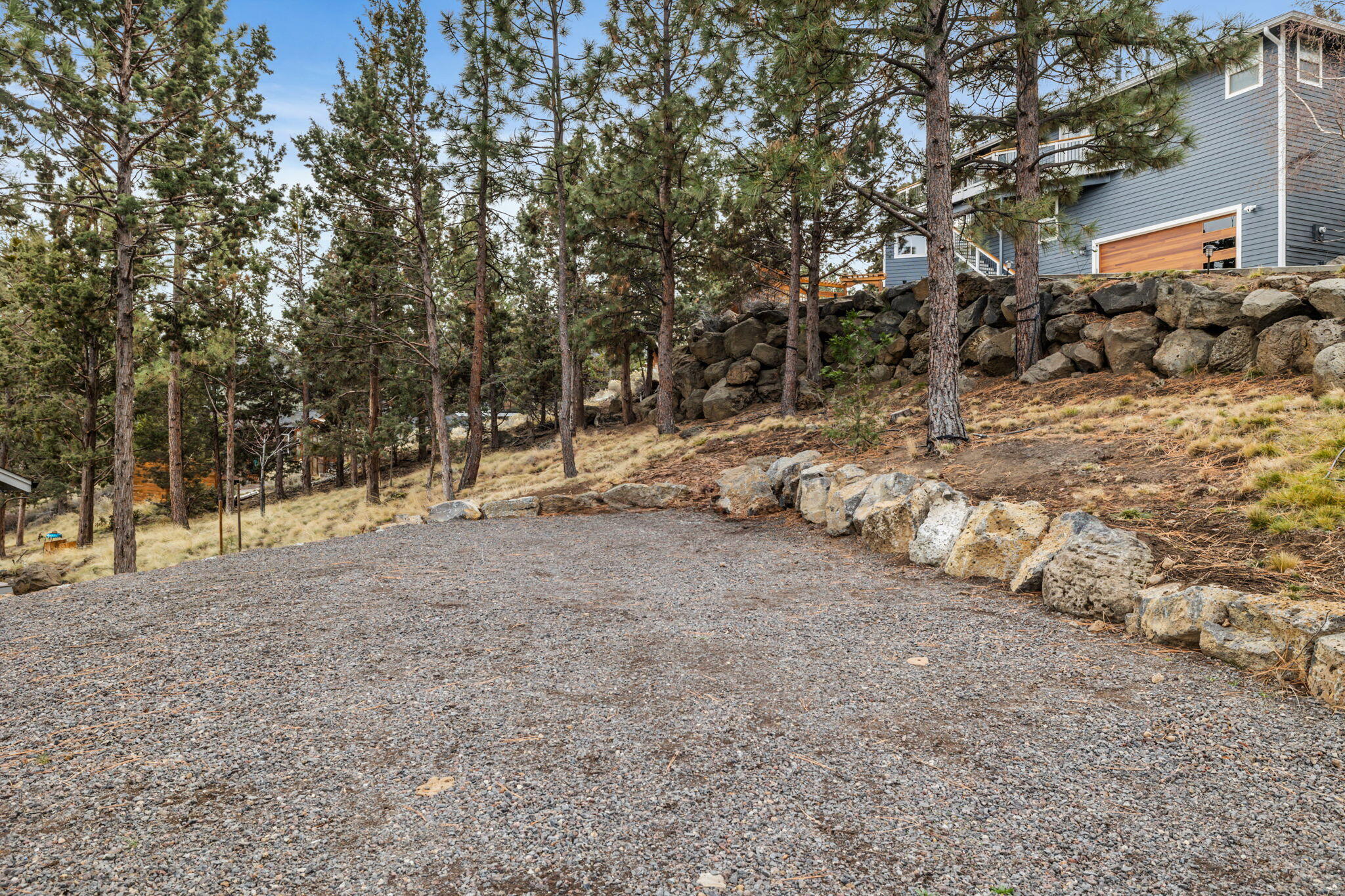553 NW Greyhawk Avenue