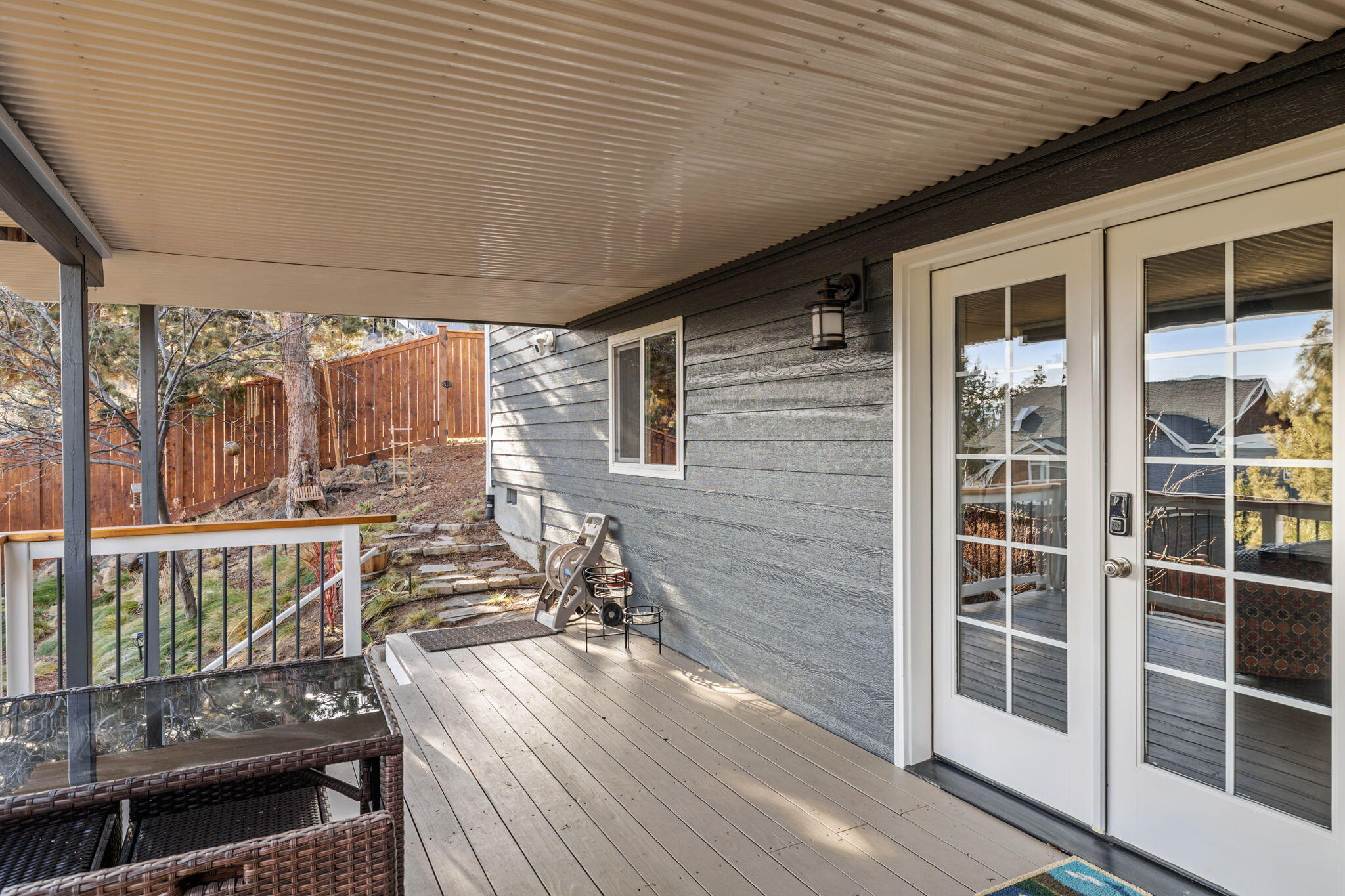 553 NW Greyhawk Avenue