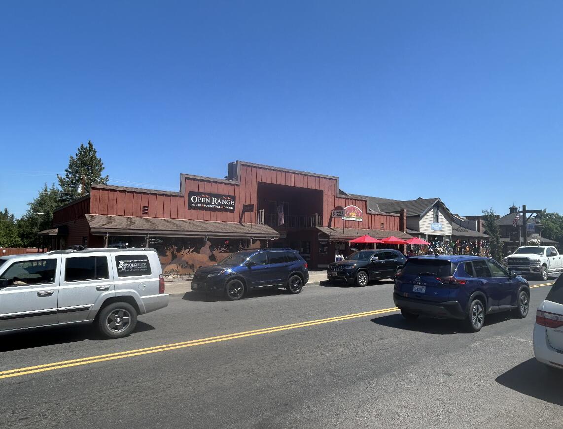 220 W Cascade Avenue