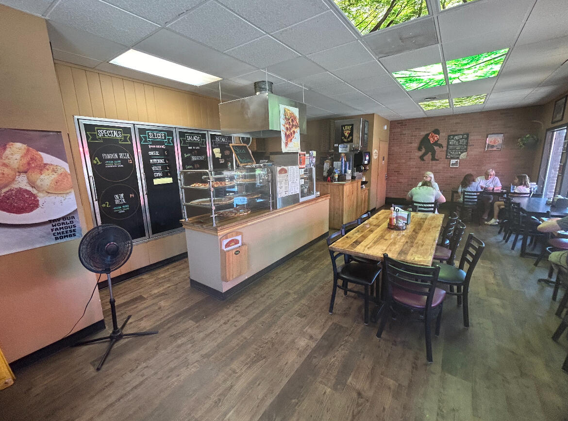 220 W Cascade Avenue