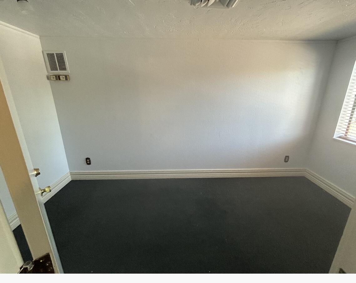 220 W Cascade Avenue