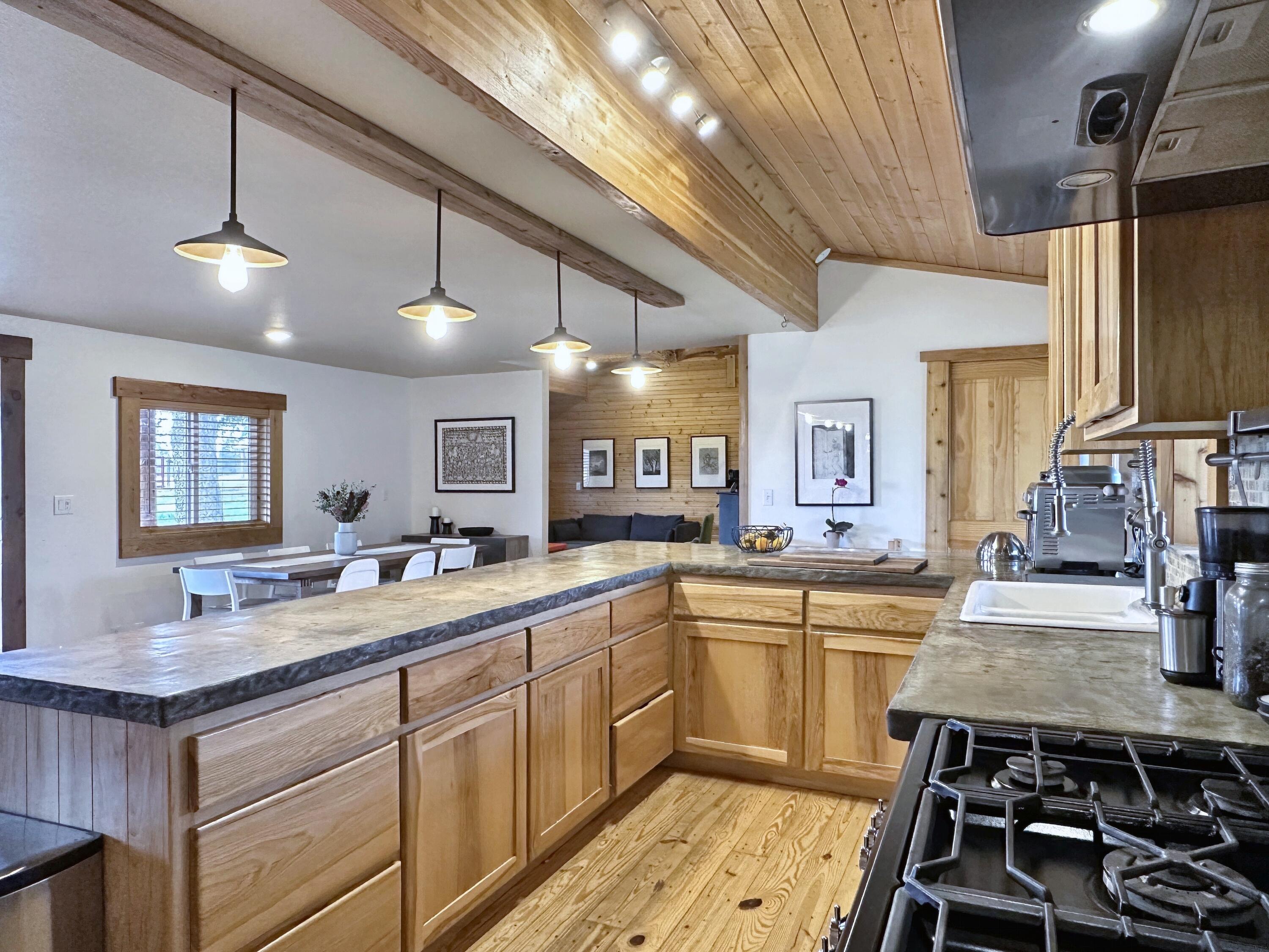 64393 Deschutes Market Road