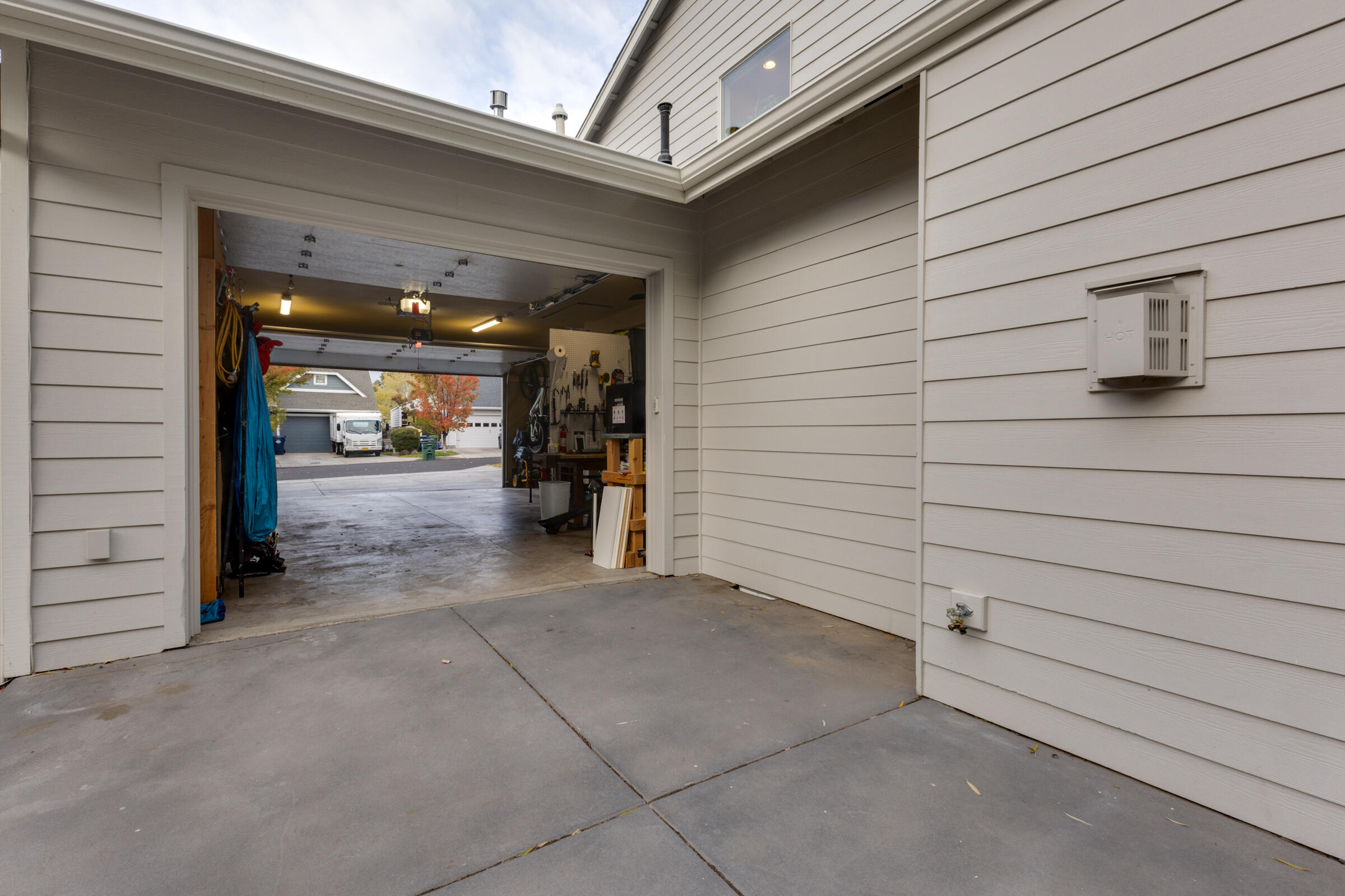 3062 NE Quiet Canyon Drive