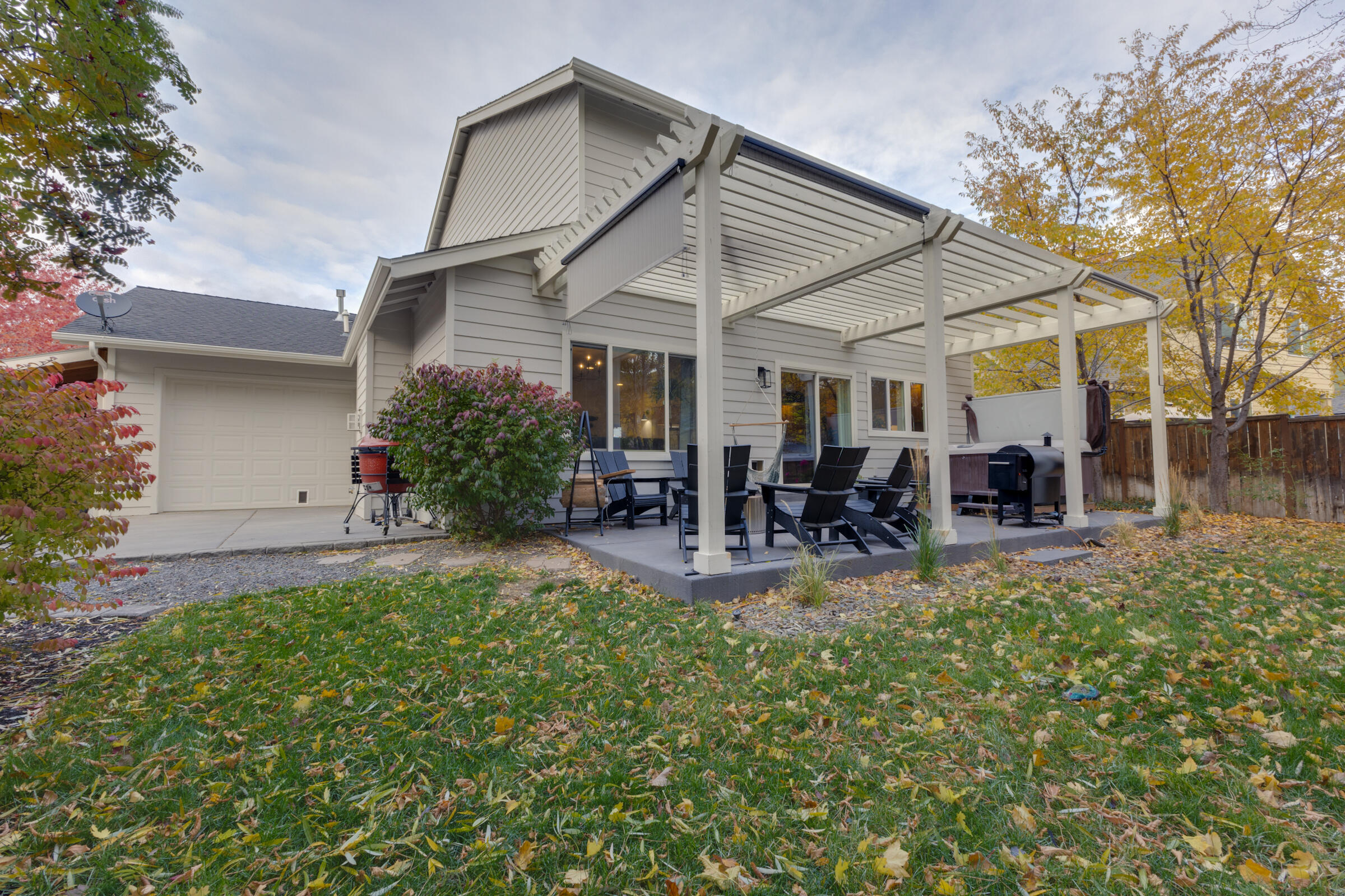 3062 NE Quiet Canyon Drive