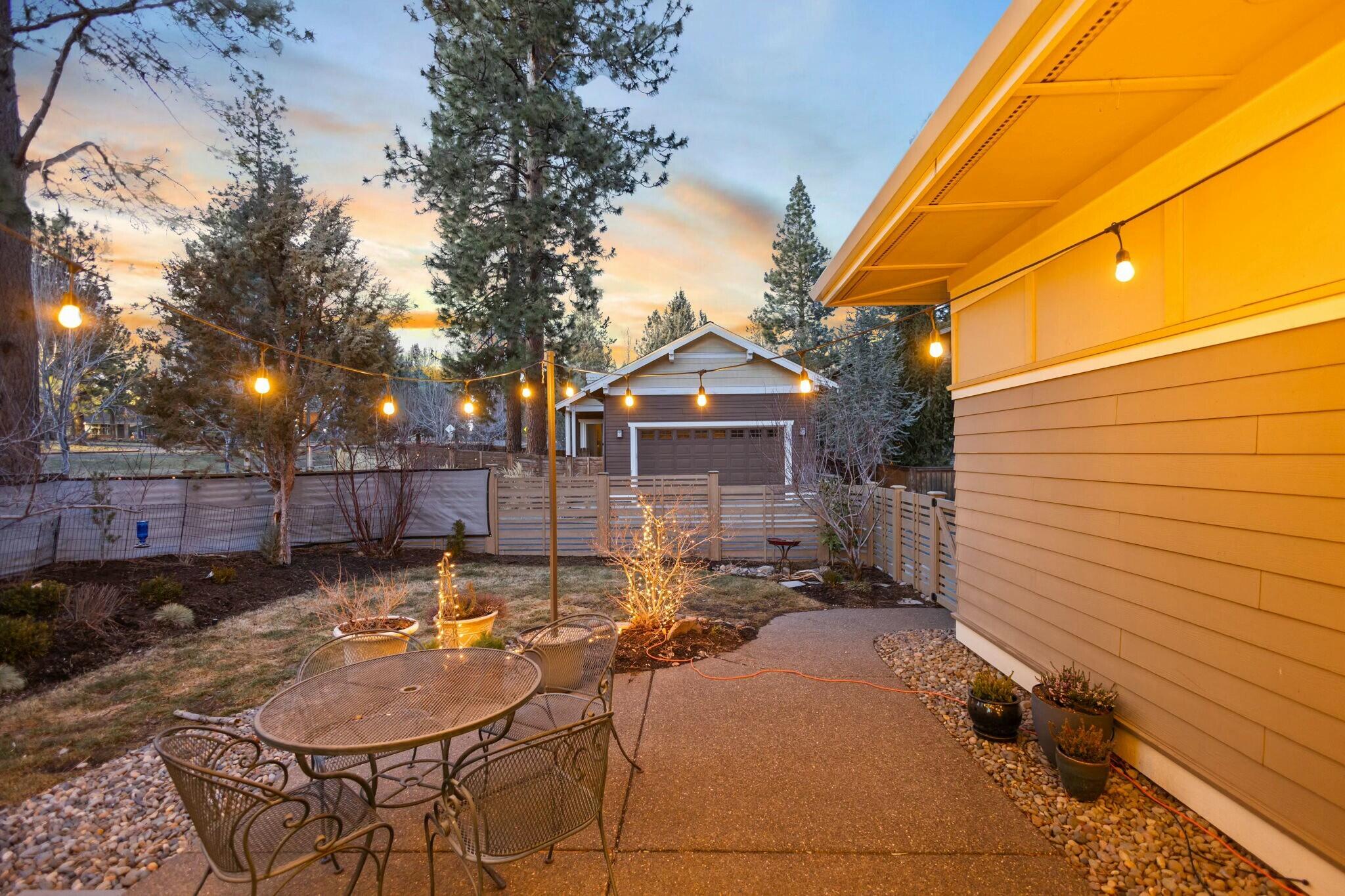 2380 NW High Lakes Loop