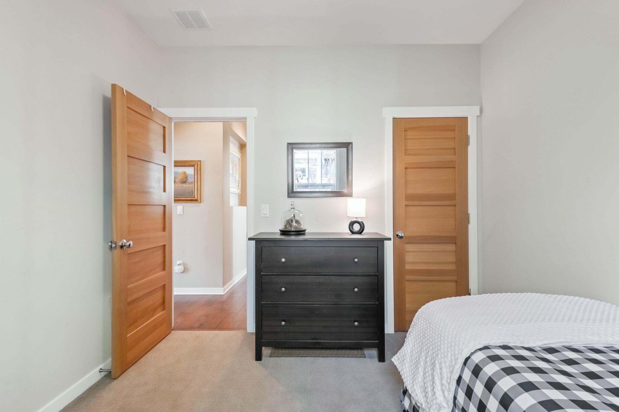 2380 NW High Lakes Loop