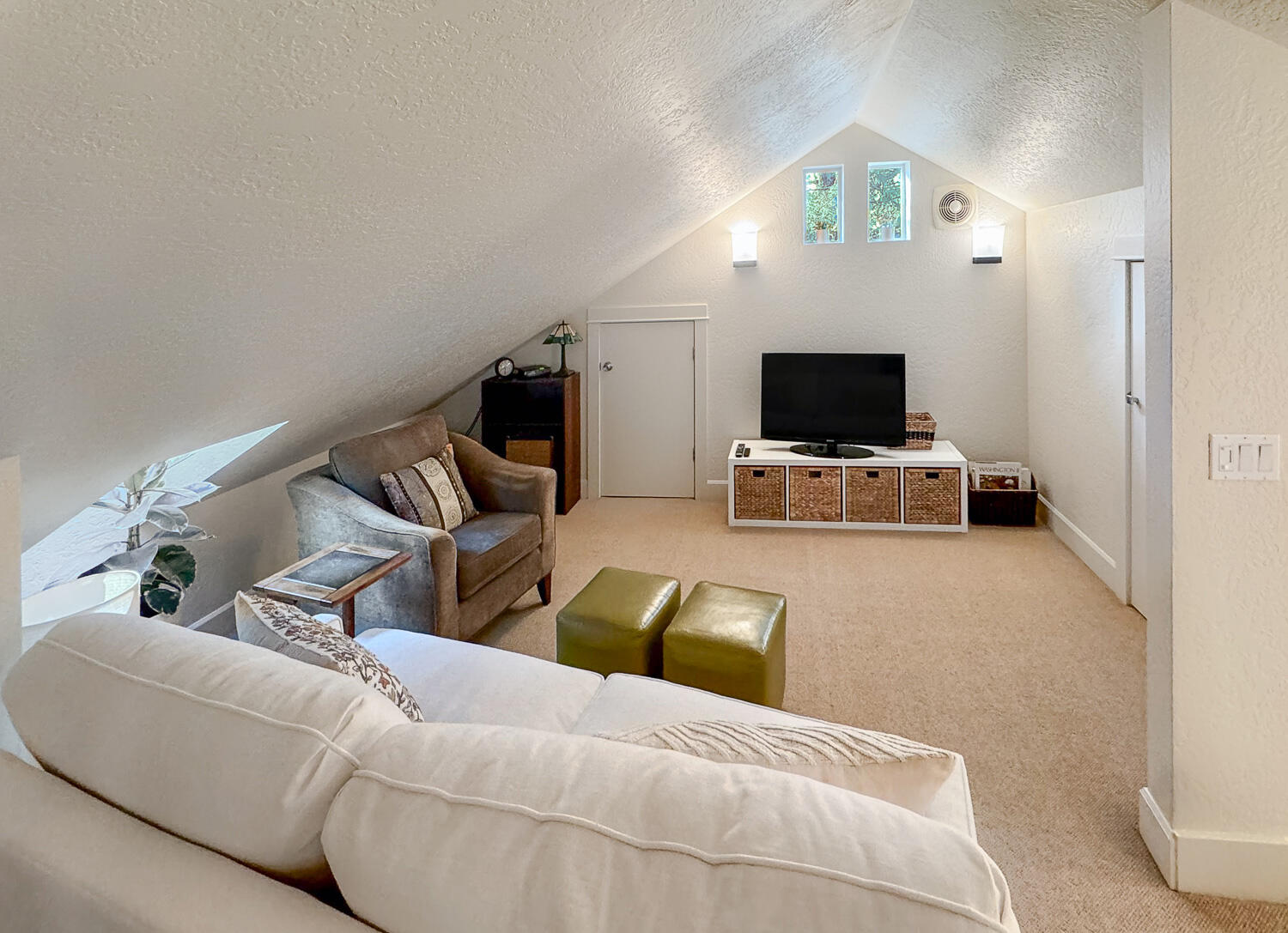 1940 NW Monterey Pines Drive, UNIT 8