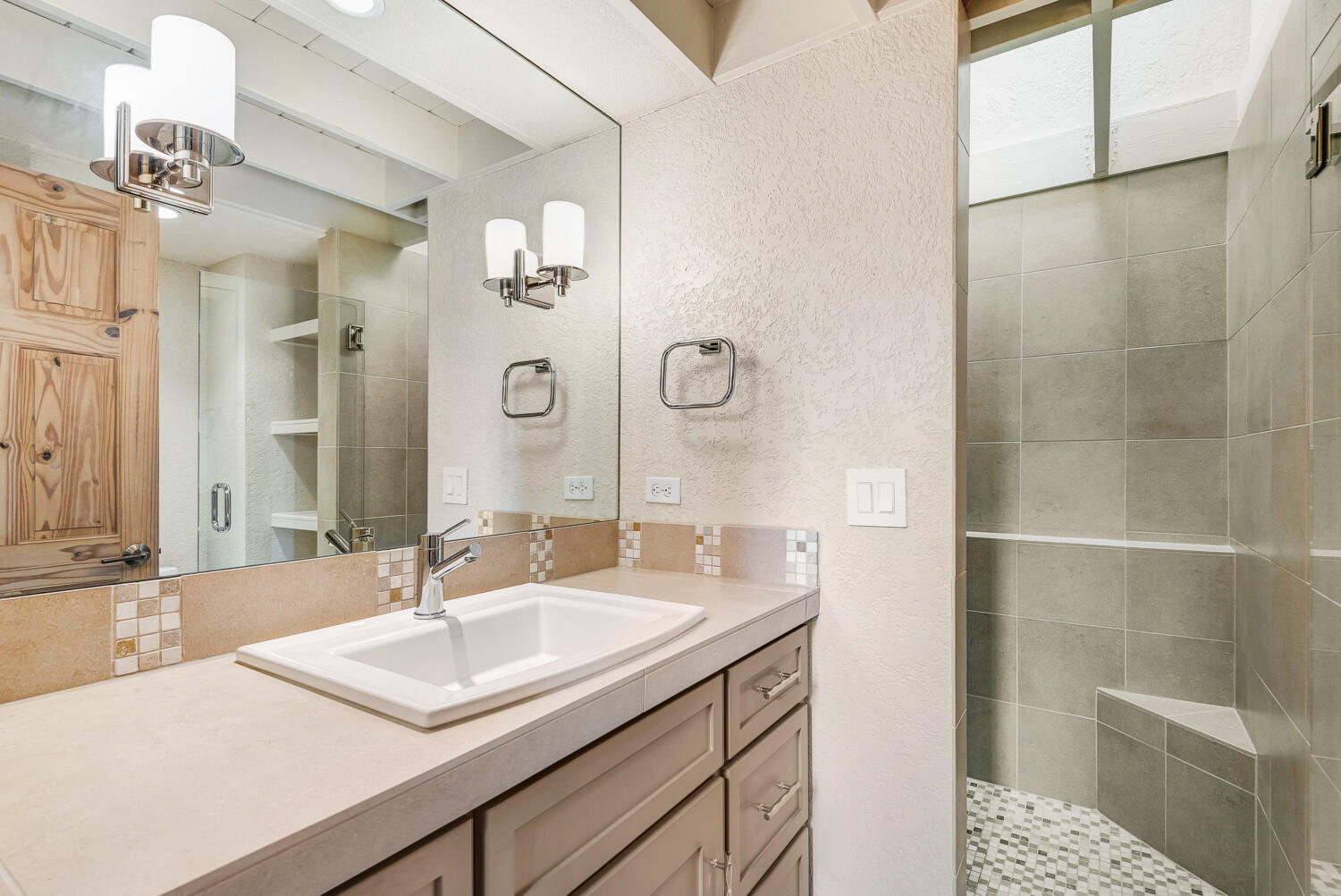 1940 NW Monterey Pines Drive, UNIT 8
