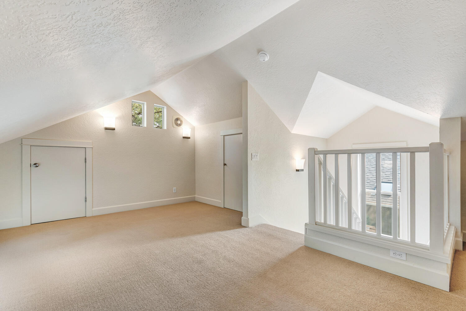 1940 NW Monterey Pines Drive, UNIT 8