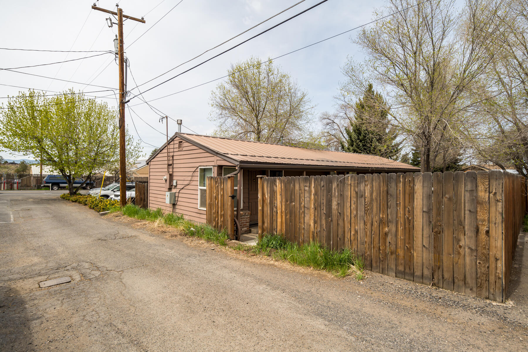 221 SE Davis Avenue