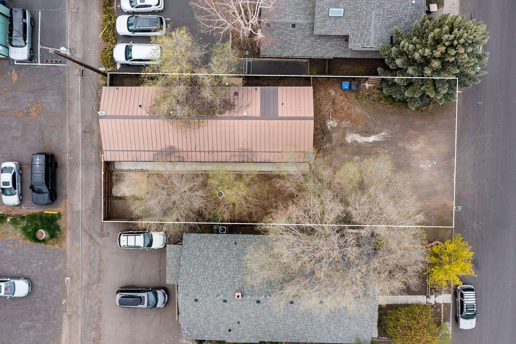 221 SE Davis Avenue