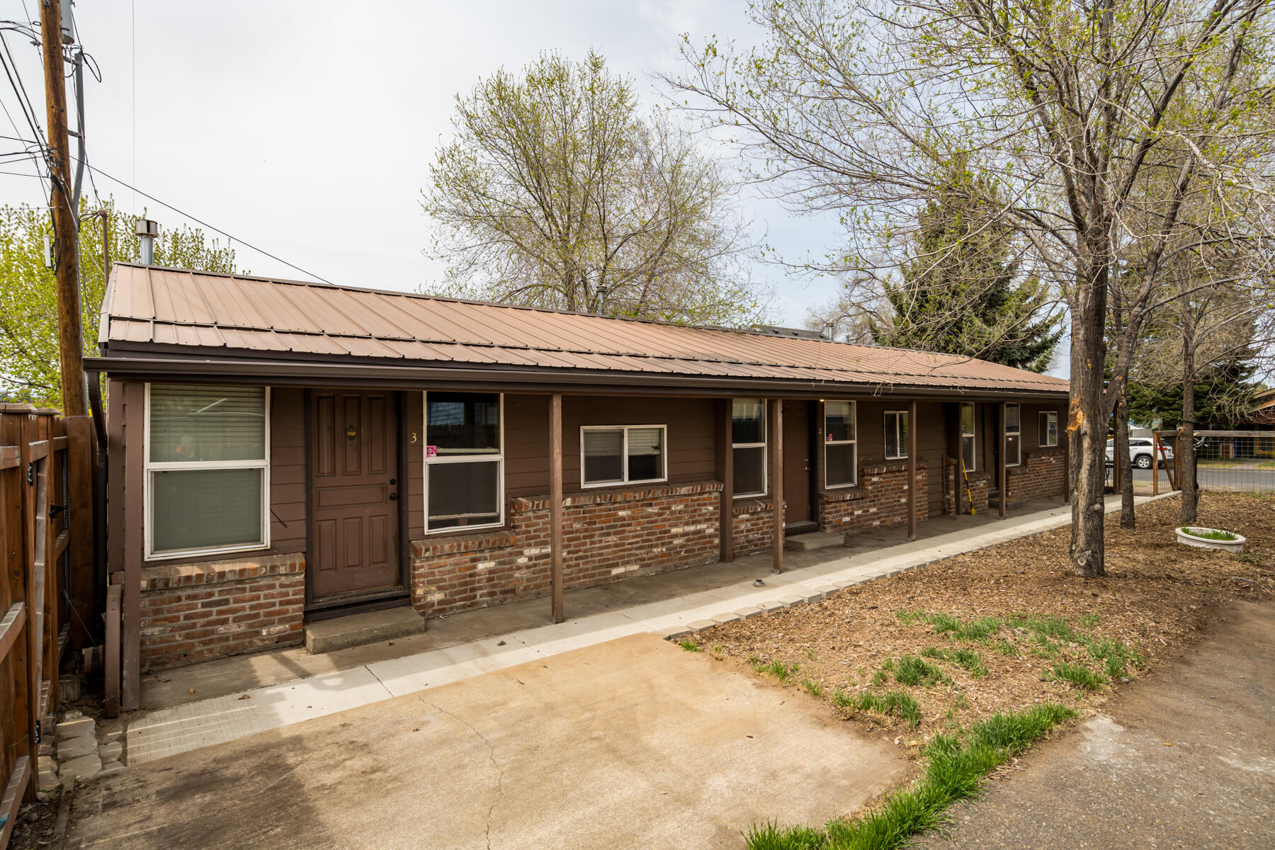 221 SE Davis Avenue