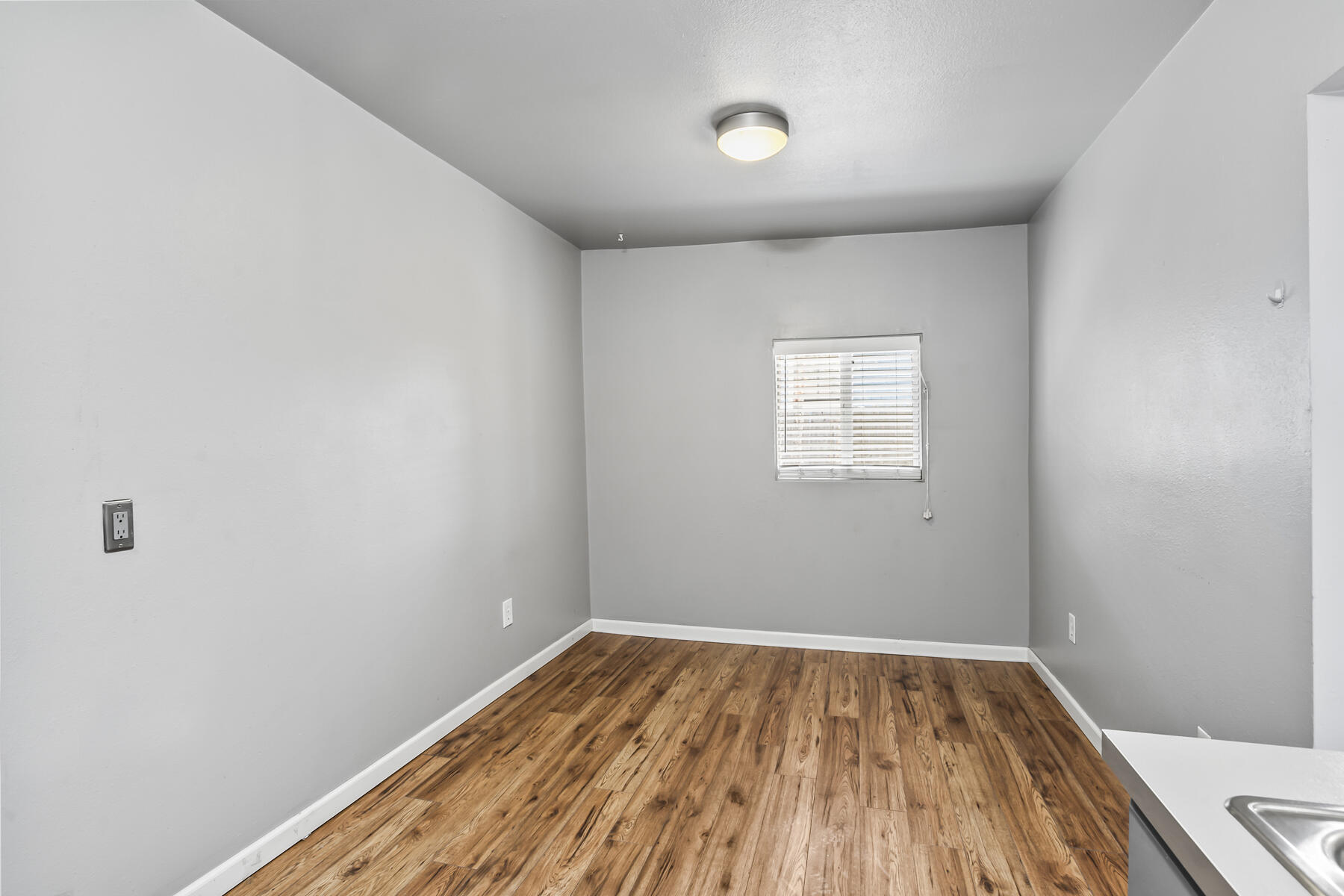 221 SE Davis Avenue