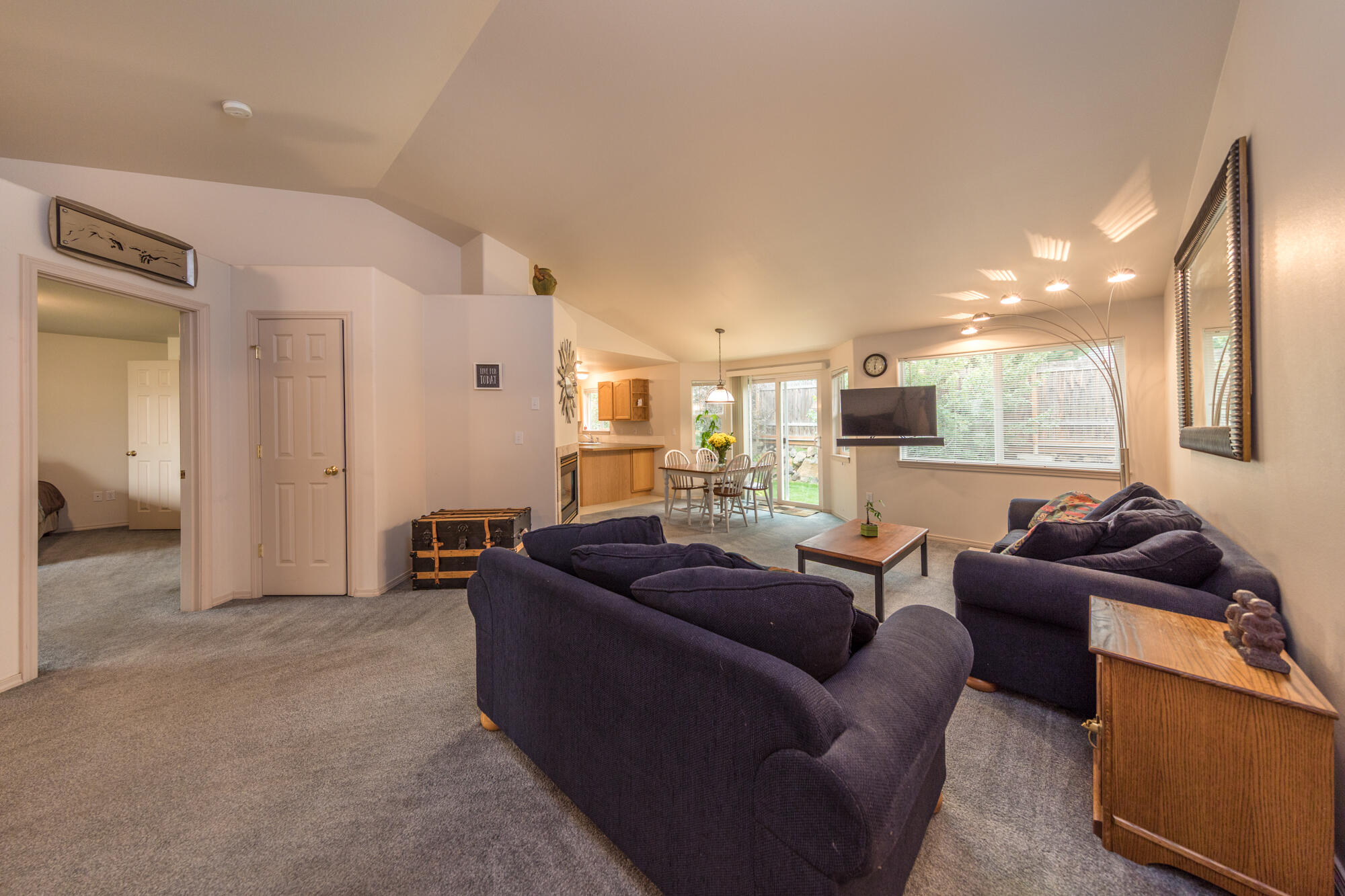 3325 NE Mendenhall Drive