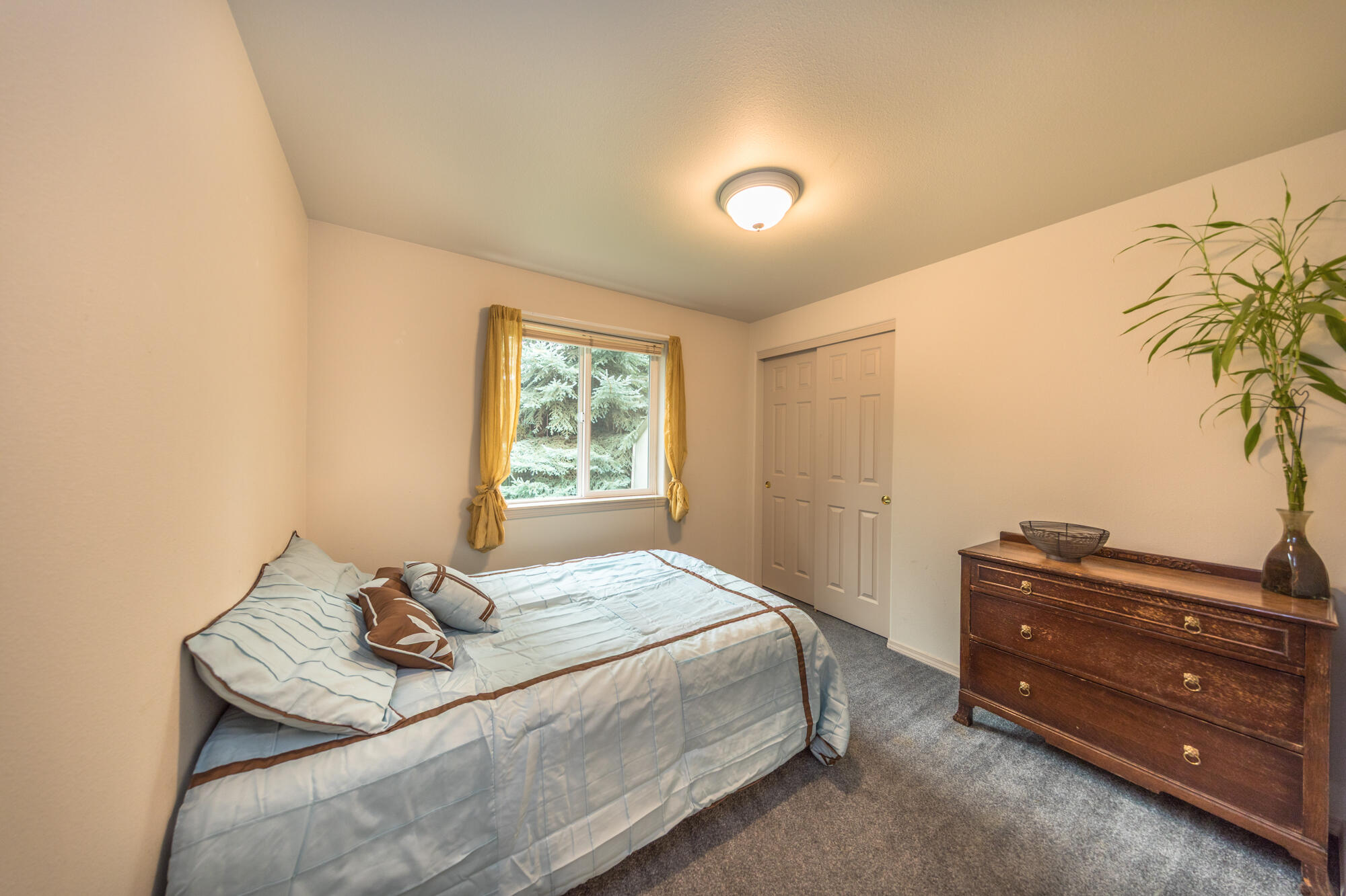 3325 NE Mendenhall Drive