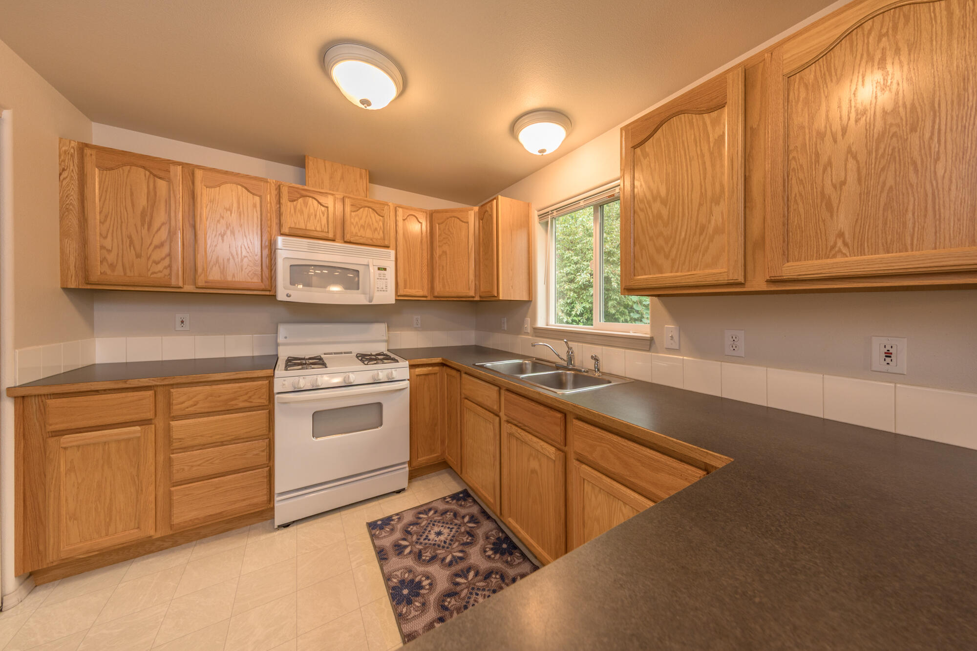 3325 NE Mendenhall Drive