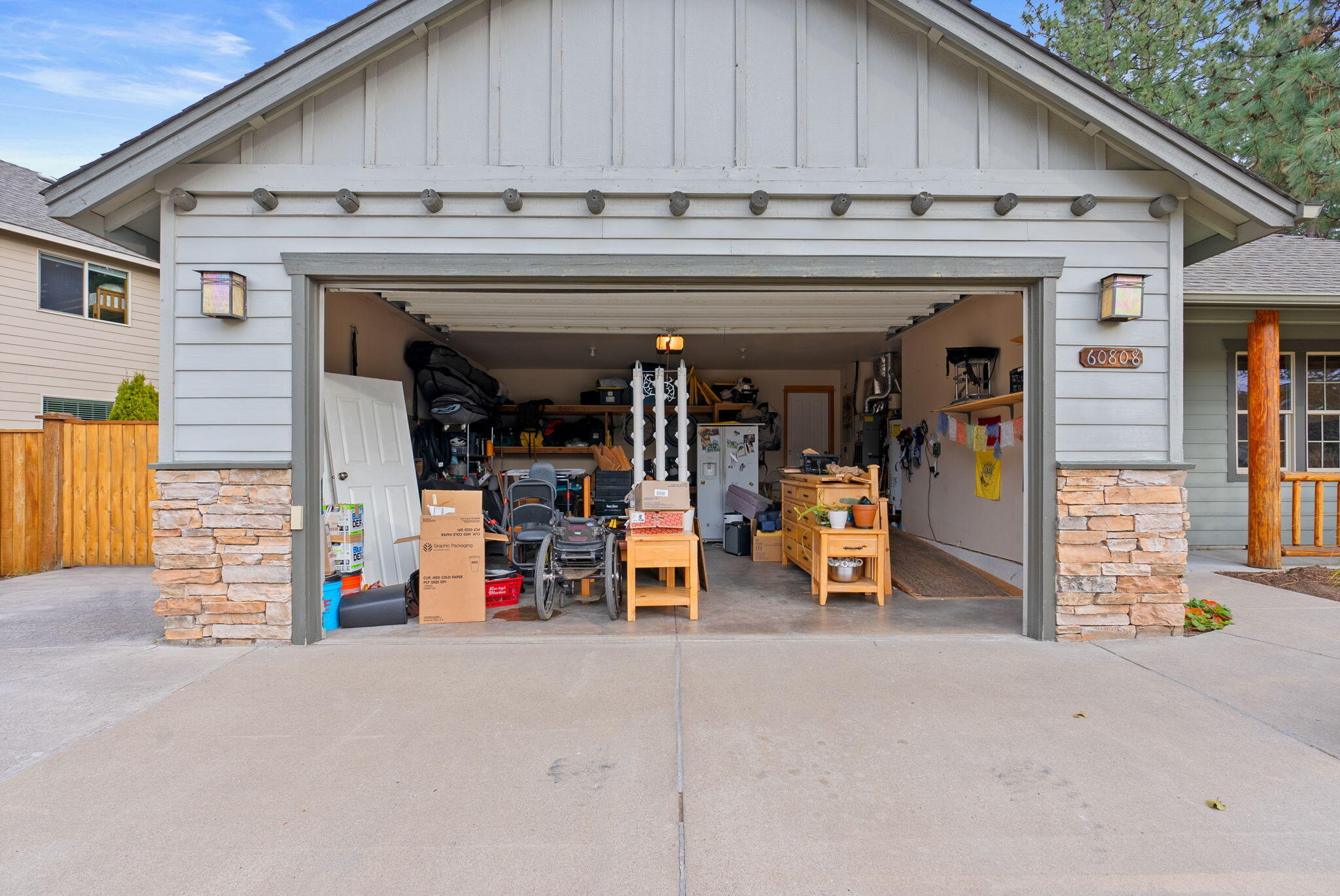 60808 Sawtooth Mountain Lane SE