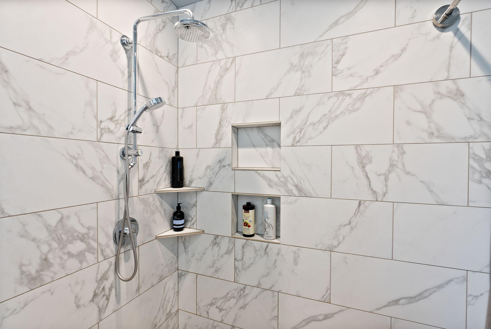 60808 Sawtooth Mountain Lane SE