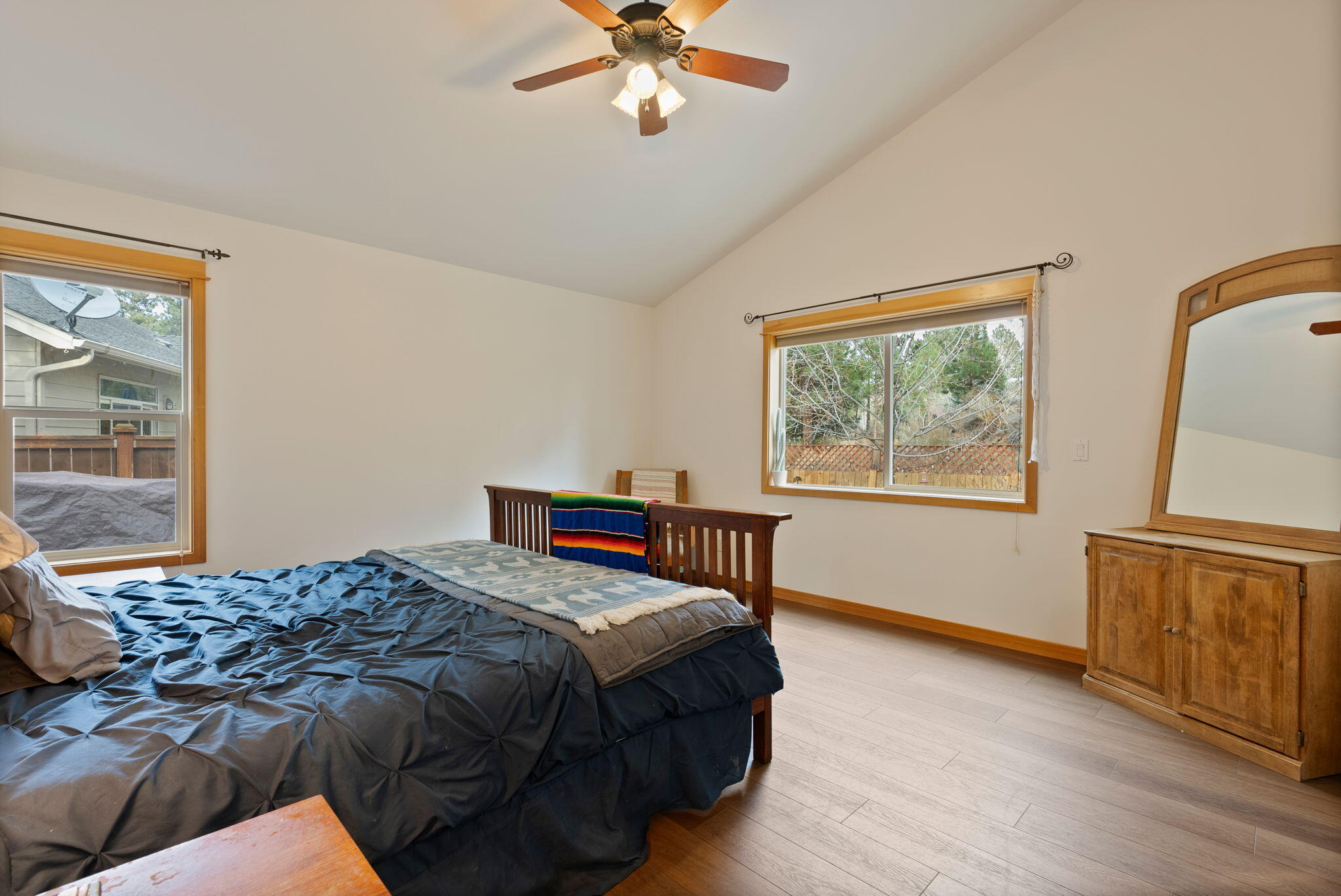 60808 Sawtooth Mountain Lane SE