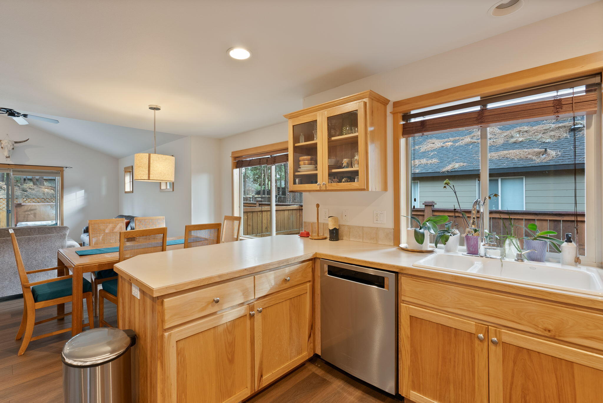 60808 Sawtooth Mountain Lane SE