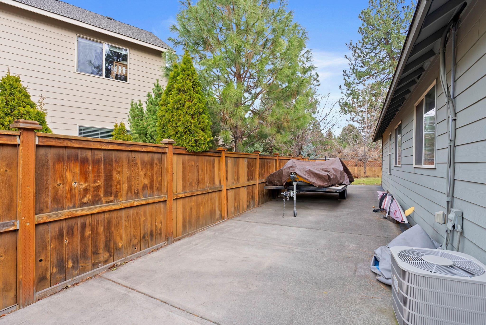 60808 Sawtooth Mountain Lane SE