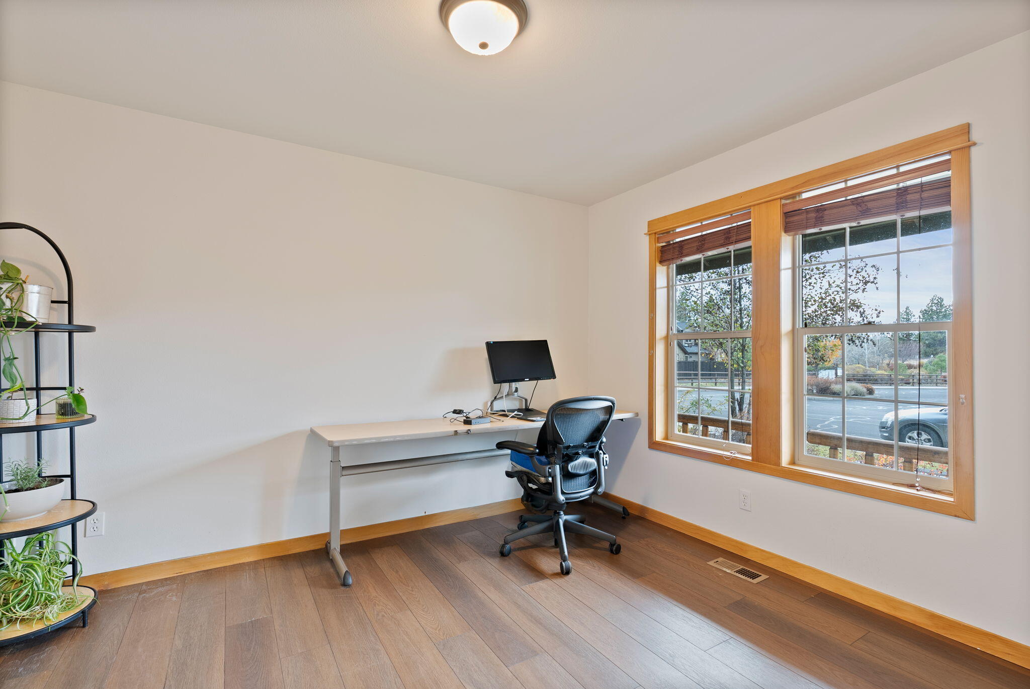 60808 Sawtooth Mountain Lane SE