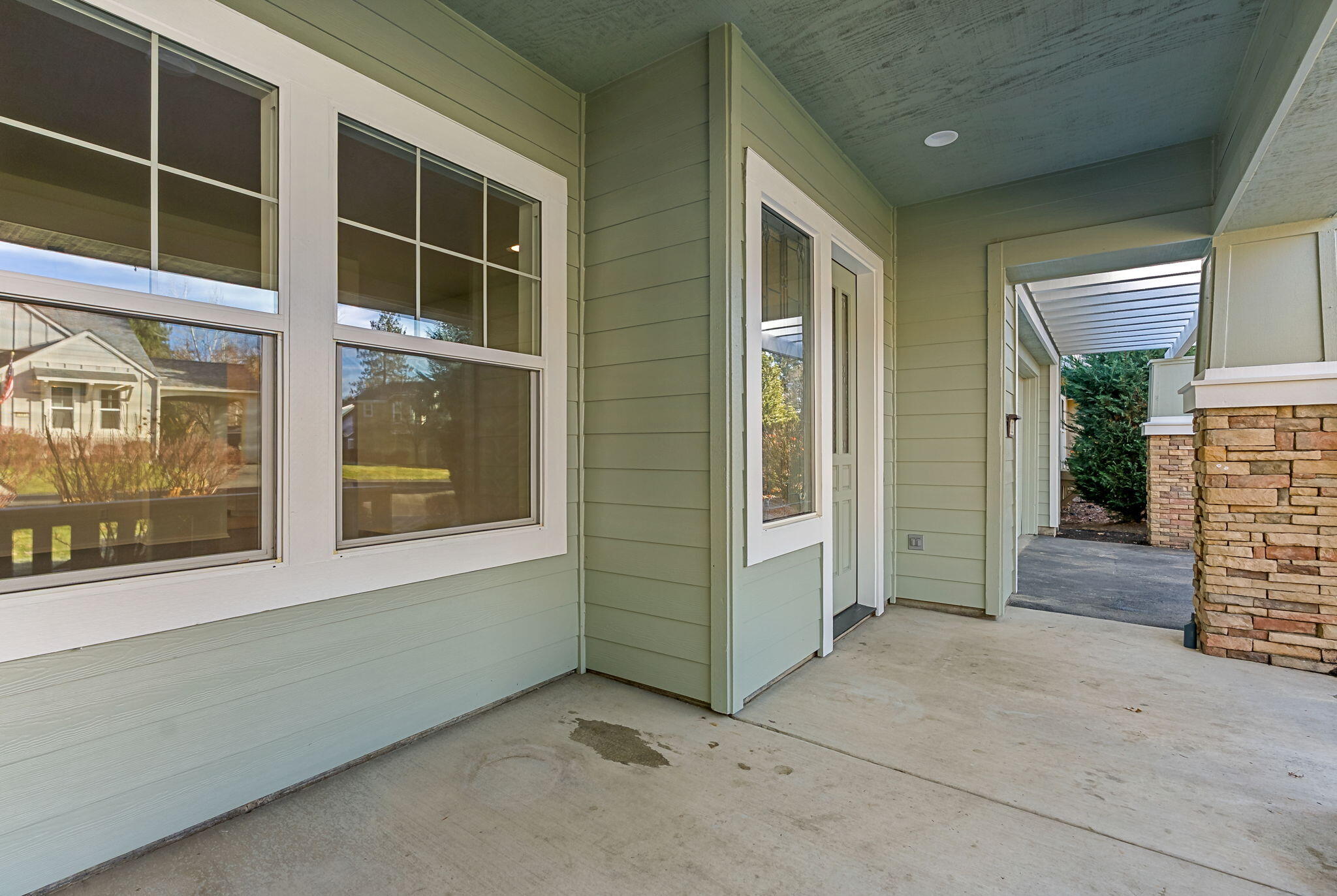 61624 Suttle Lake Court SW