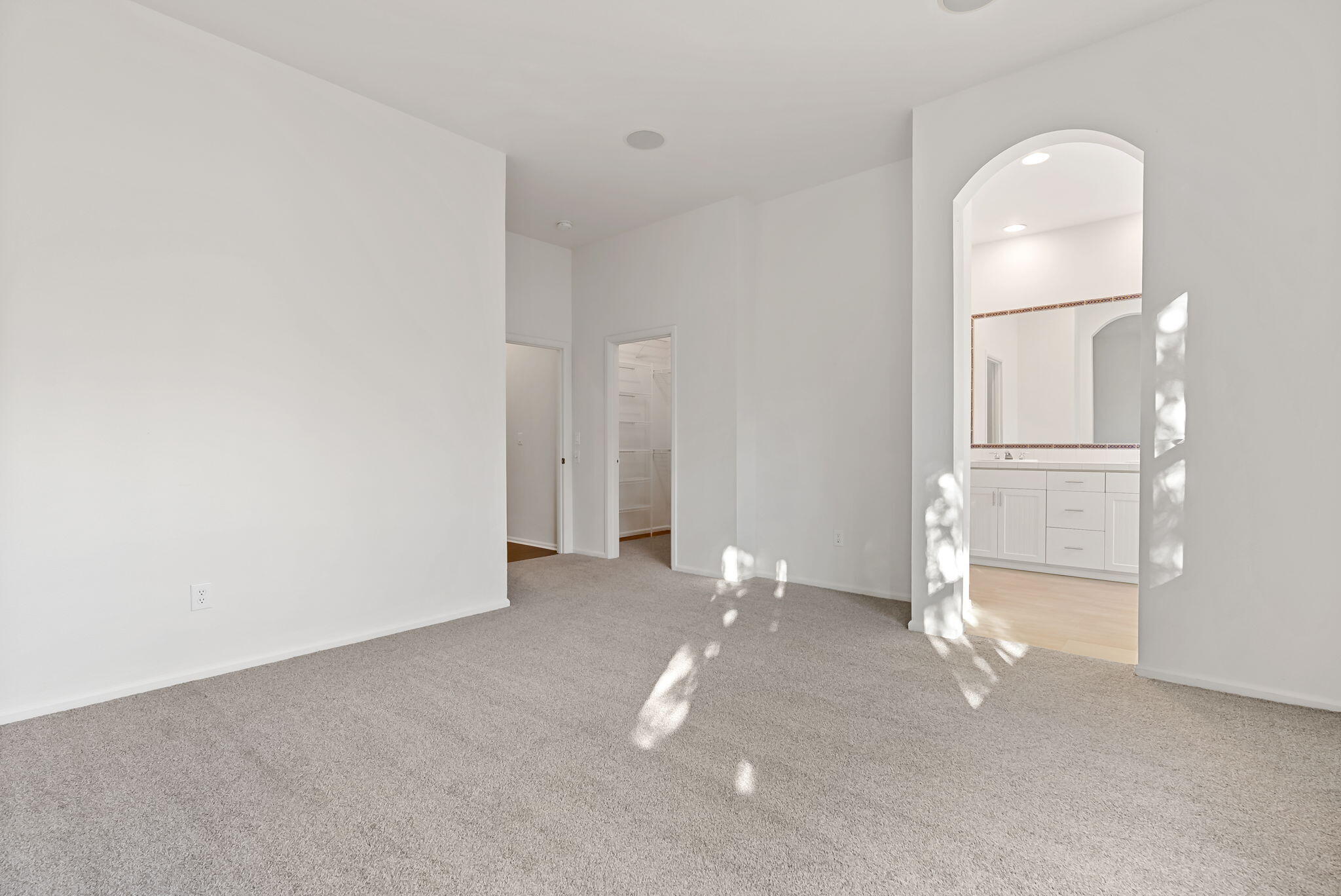 61624 Suttle Lake Court SW