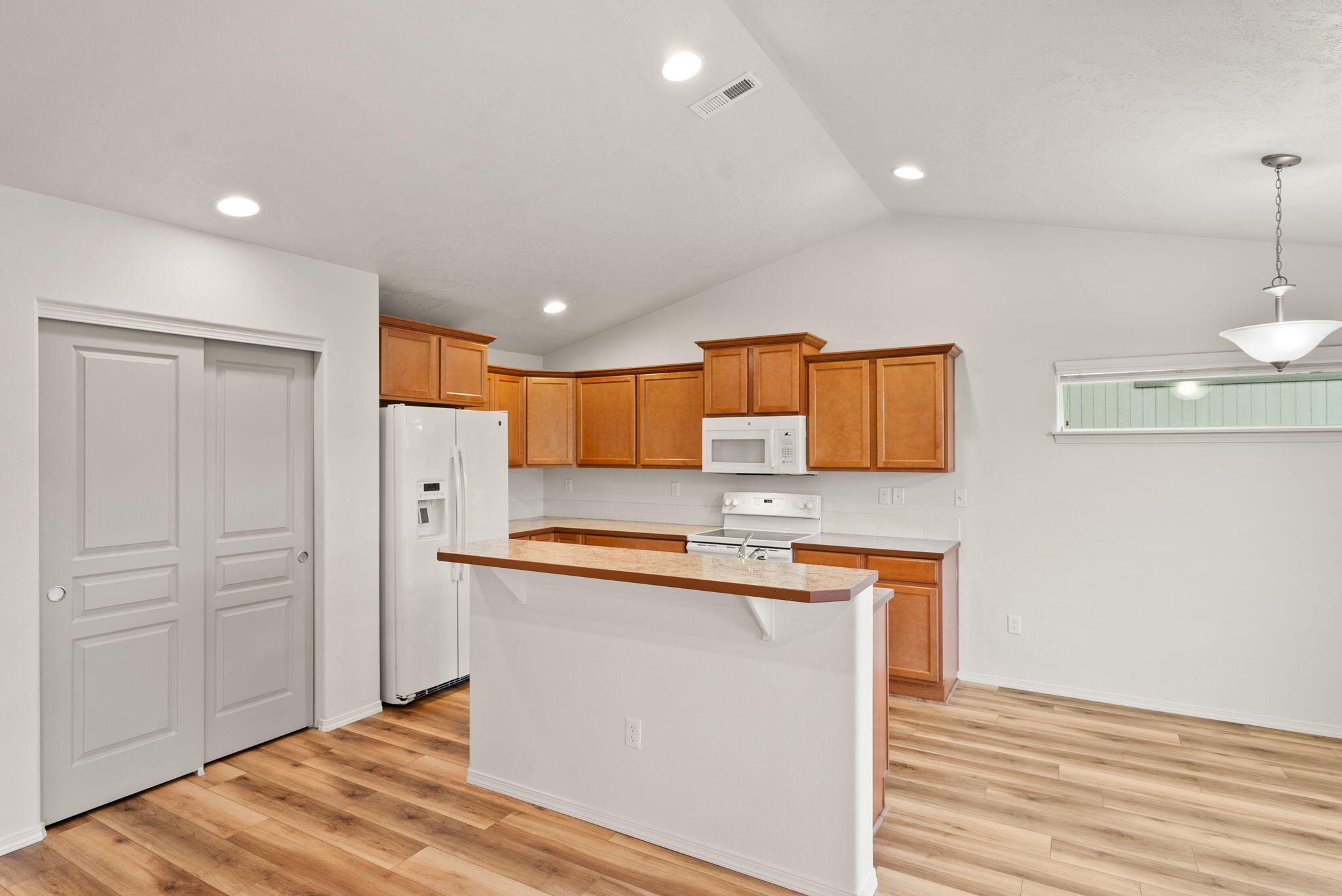 3539 SW Pumice Stone Avenue