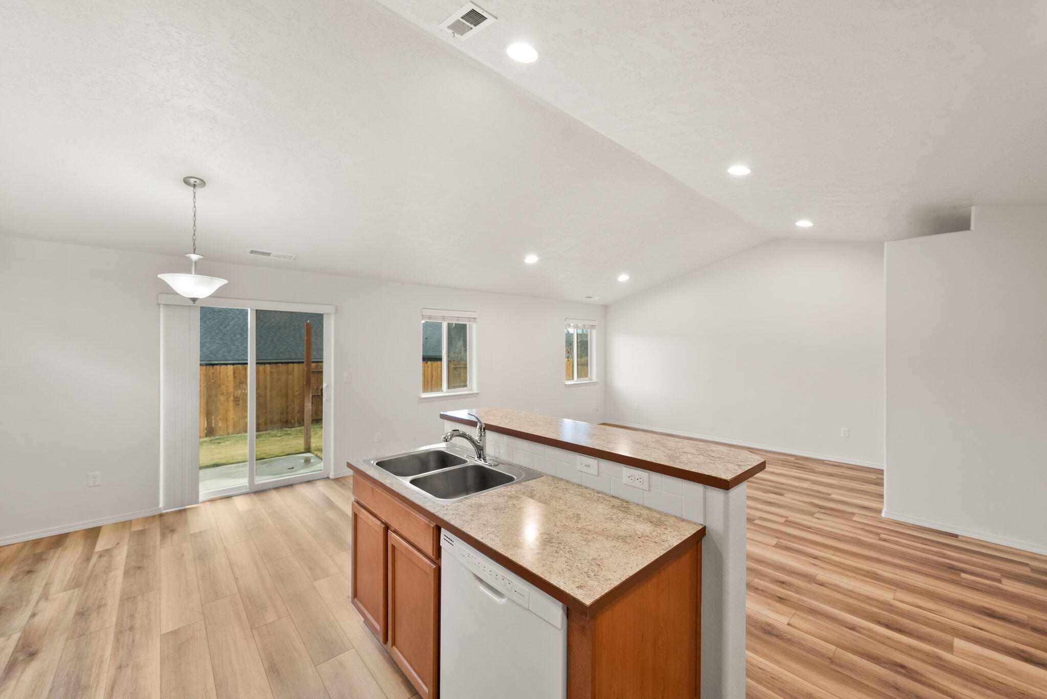 3539 SW Pumice Stone Avenue