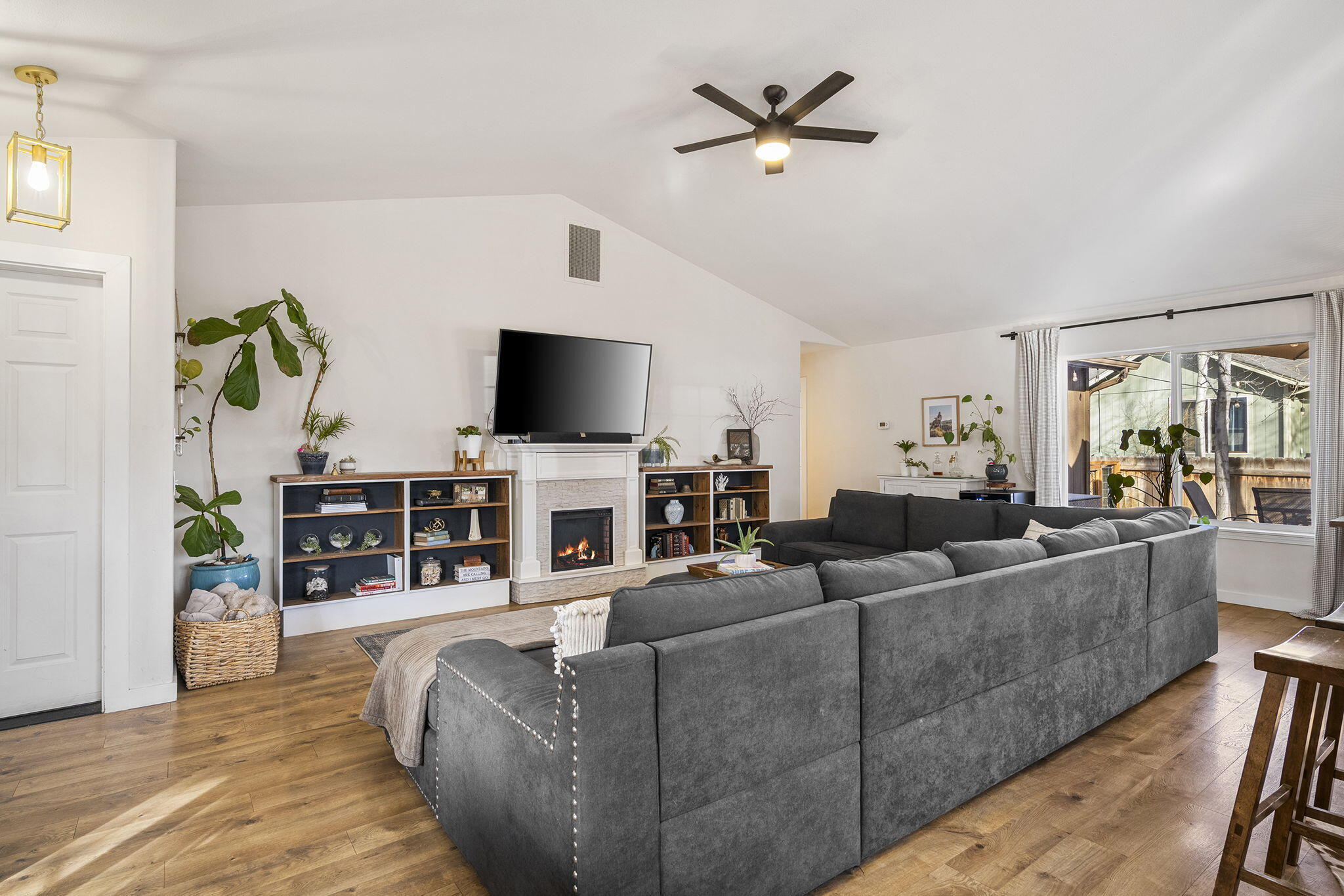 21374 Starling Drive