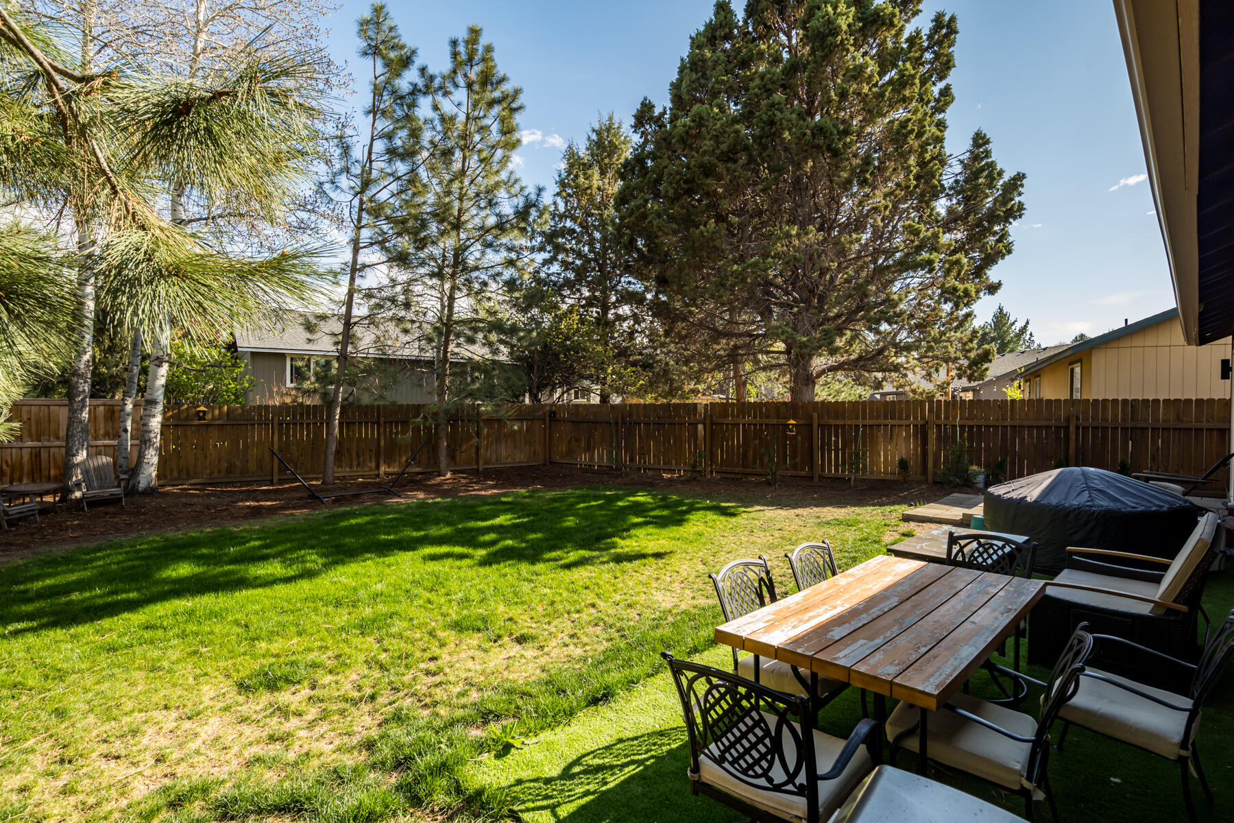 1710 NE Heavenly Court