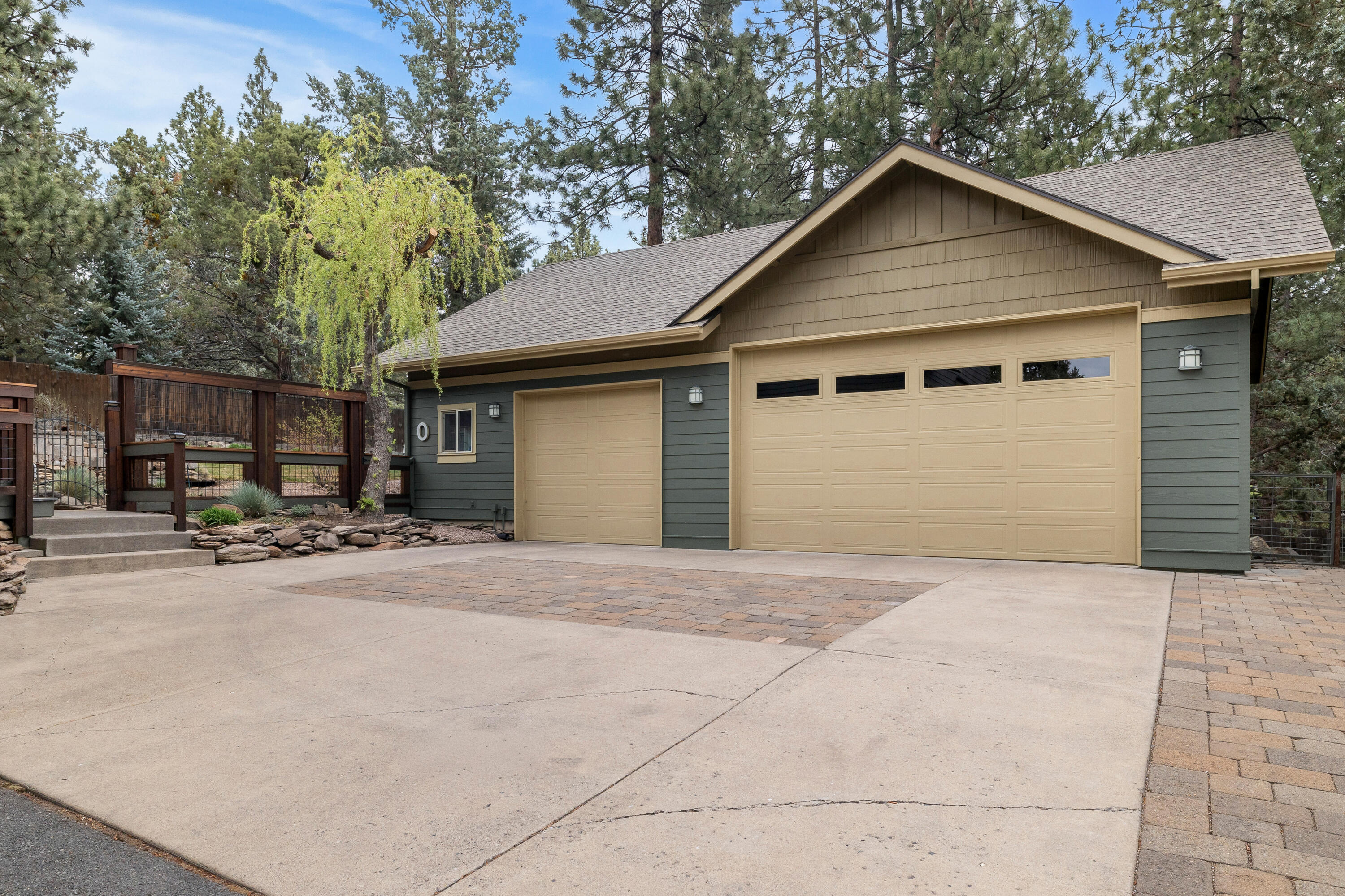 2832 NW Polarstar Avenue