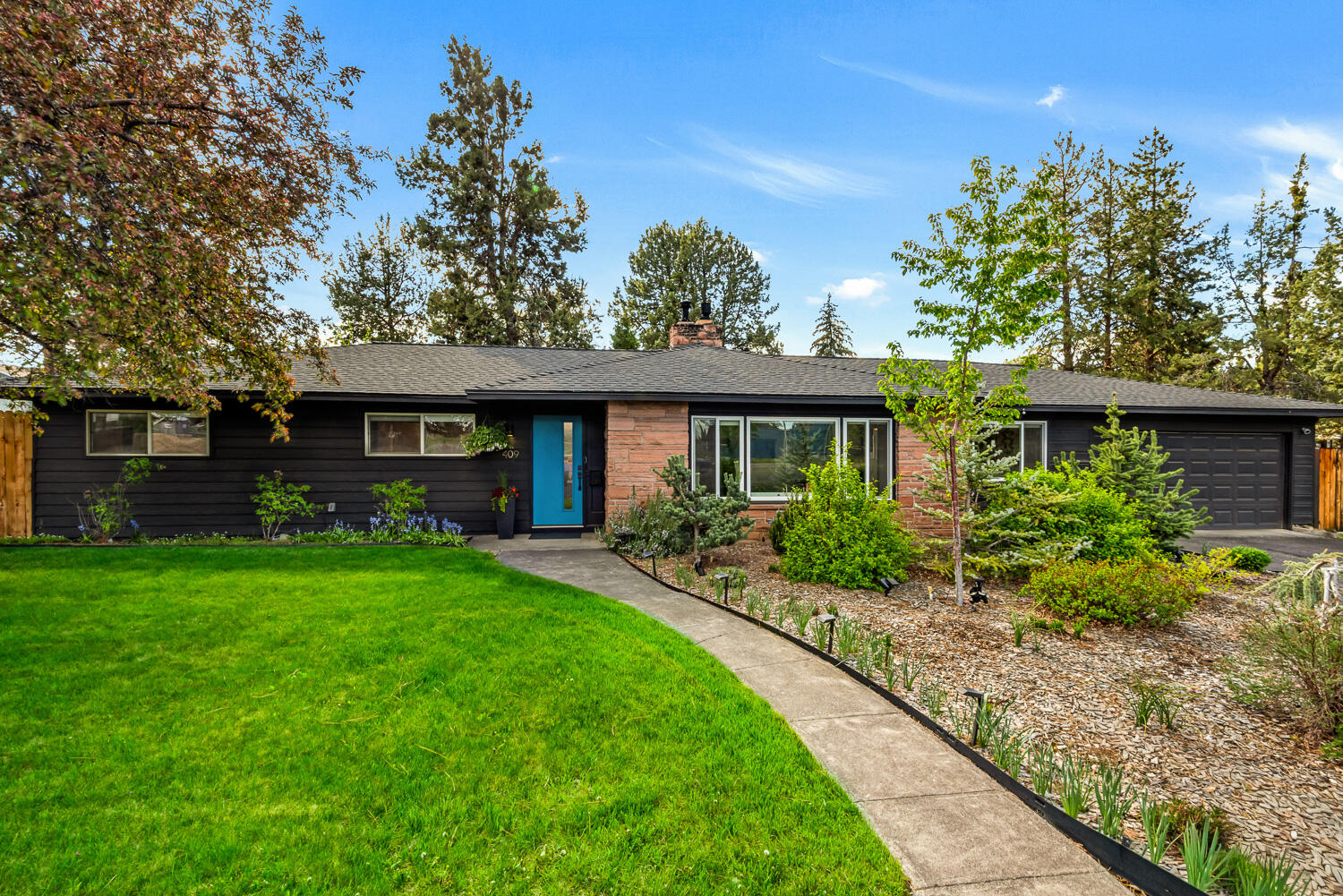 409 NE 6th Street
