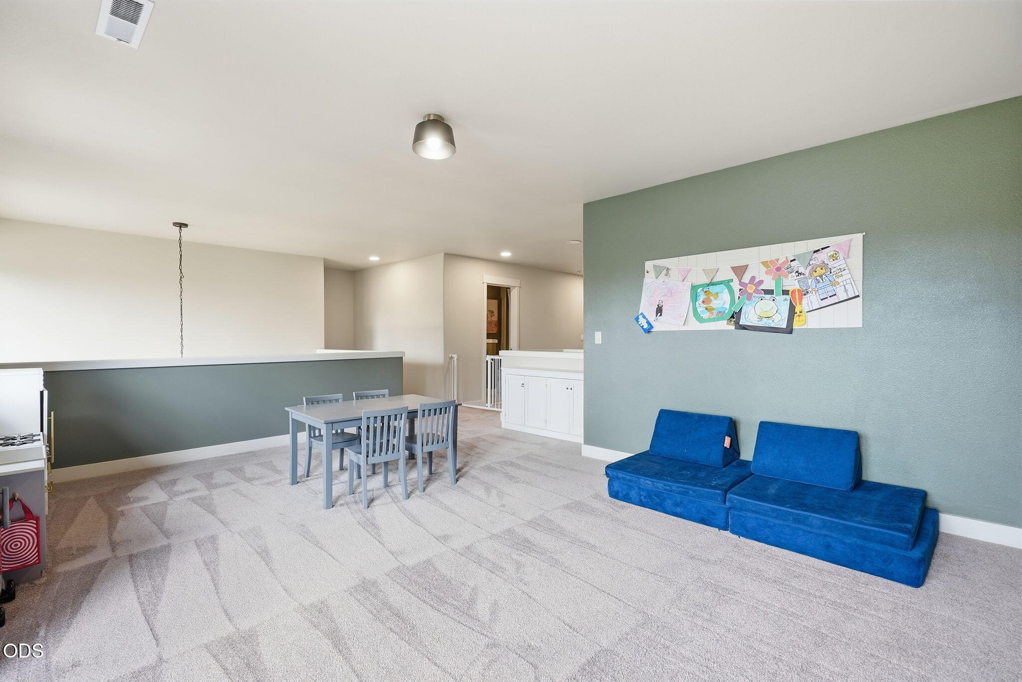 466 NW Flagline Drive